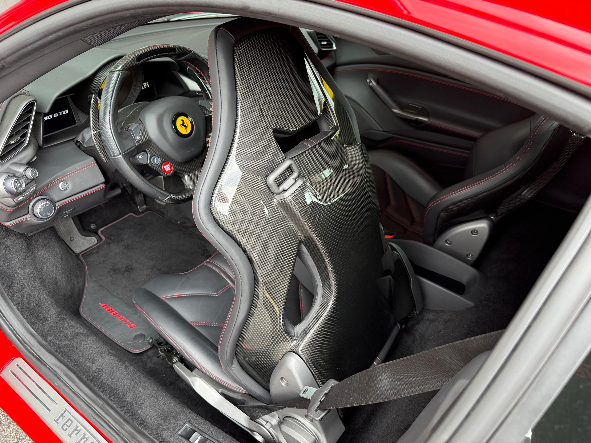 FERRARI 488 GTB 3.9 V8-image-5