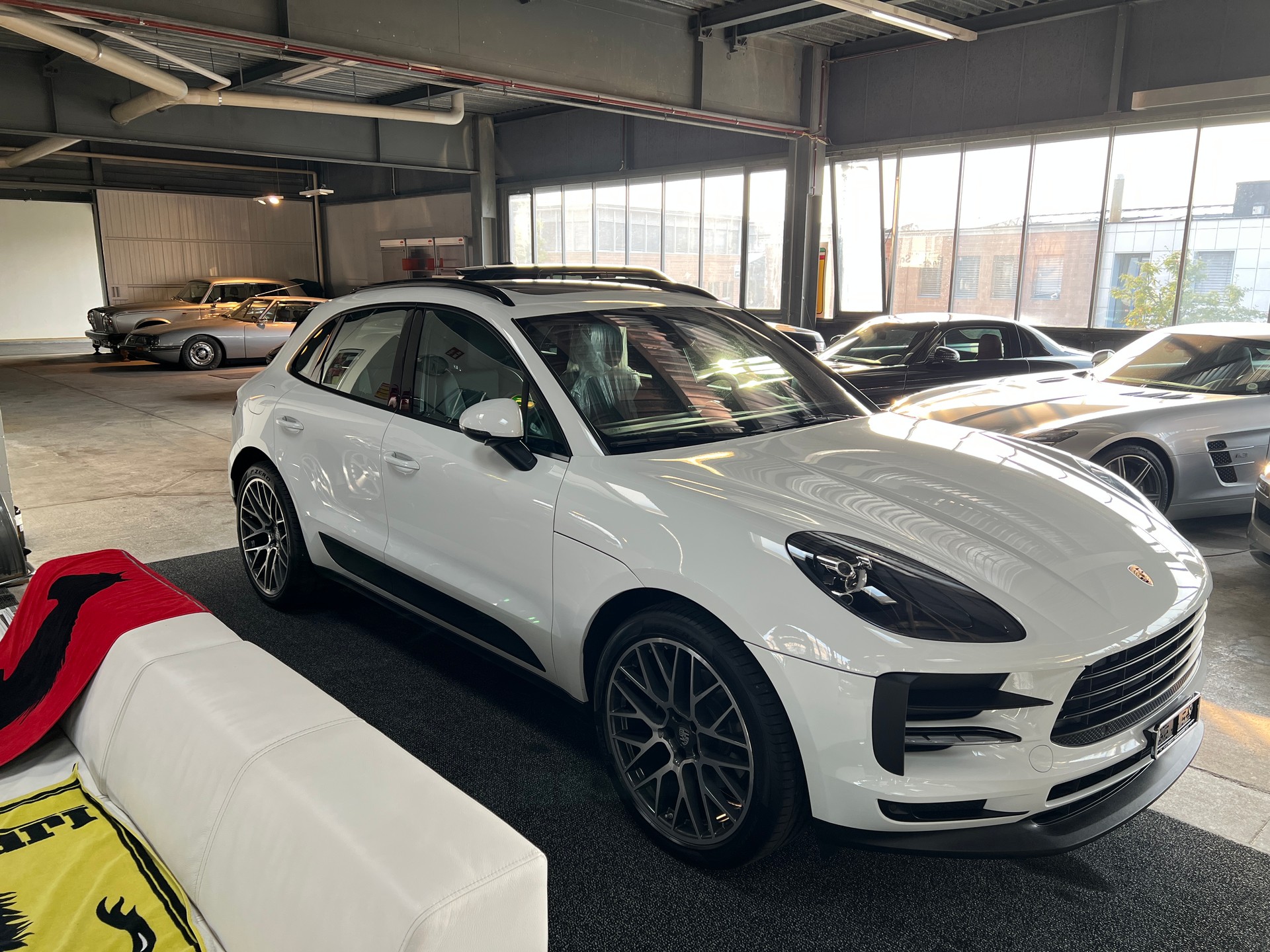 PORSCHE Macan PDK-image-2