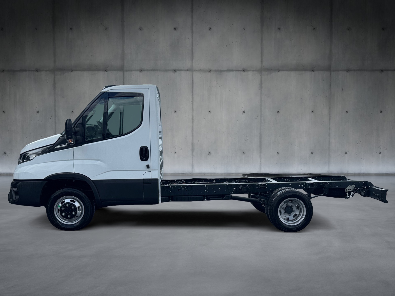 IVECO 35C16HA8-image-1