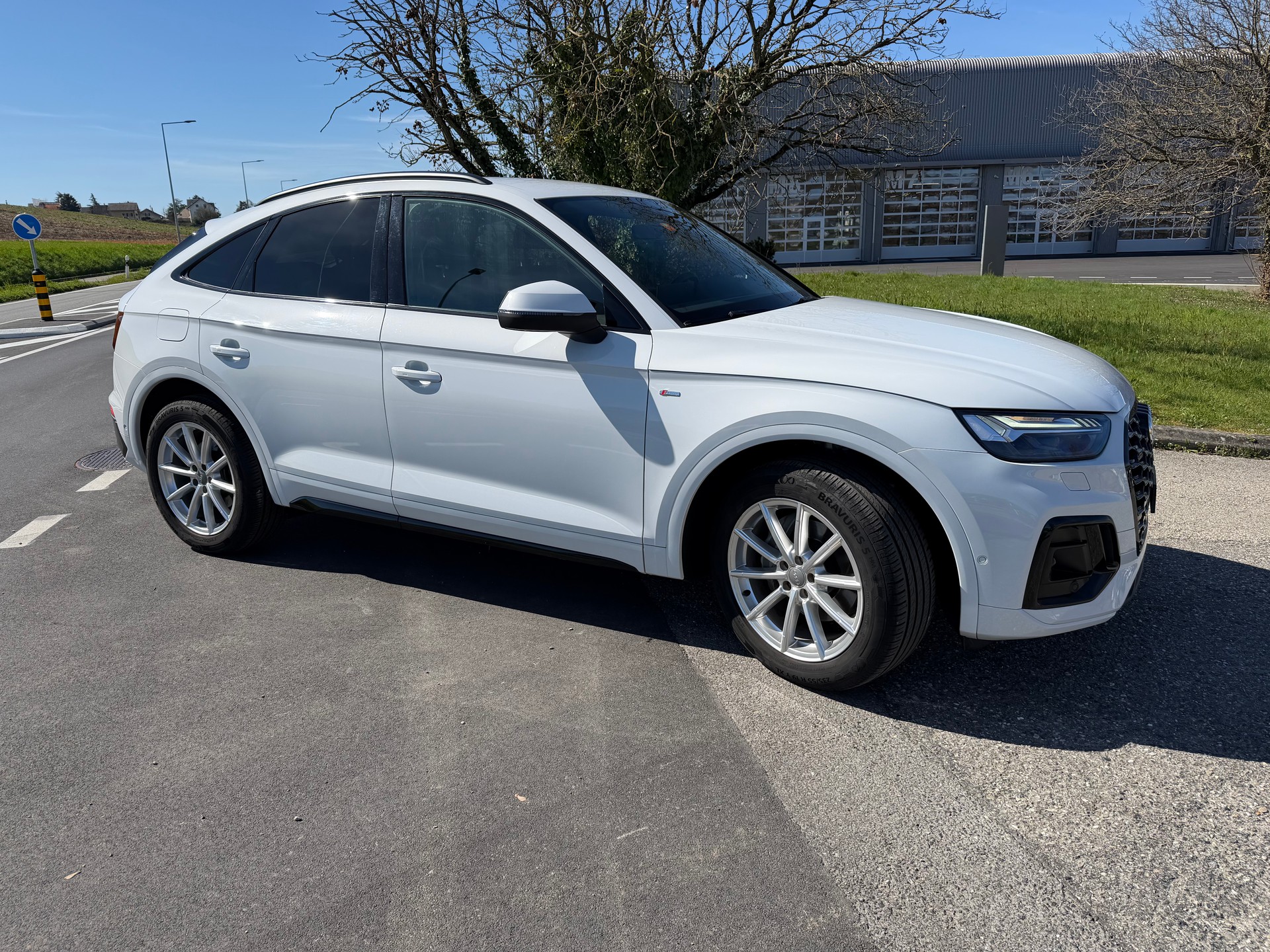 AUDI Q5 Sportback 40 TDI S line quattro S-tronic-image-12