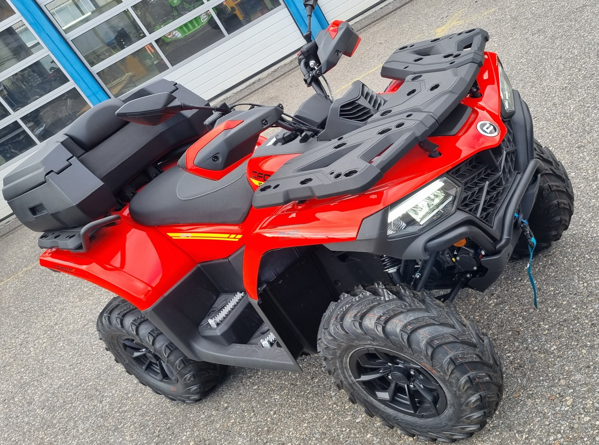 CF MOTO Vorführmodell ab MFK mit L7e Kleinmotorfahrzeug-showroom-element-1