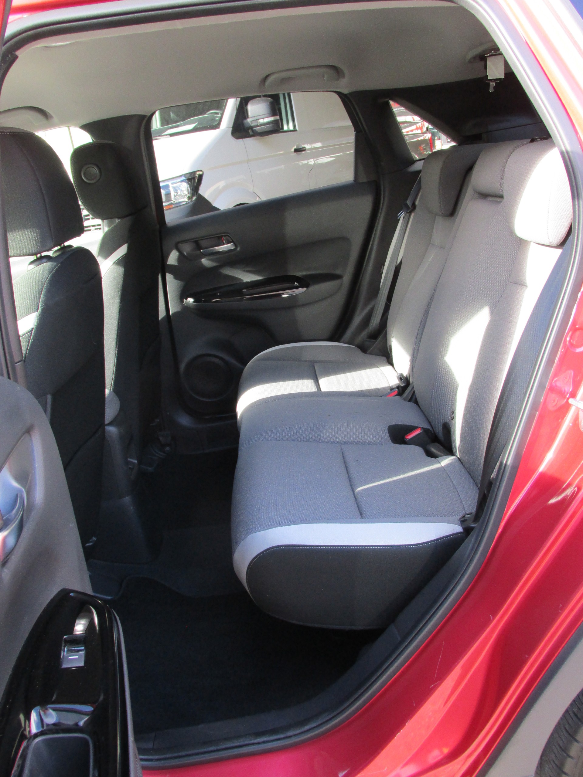 HONDA Jazz 1.5i-MMD Crosstar Executive E-CVT-image-6