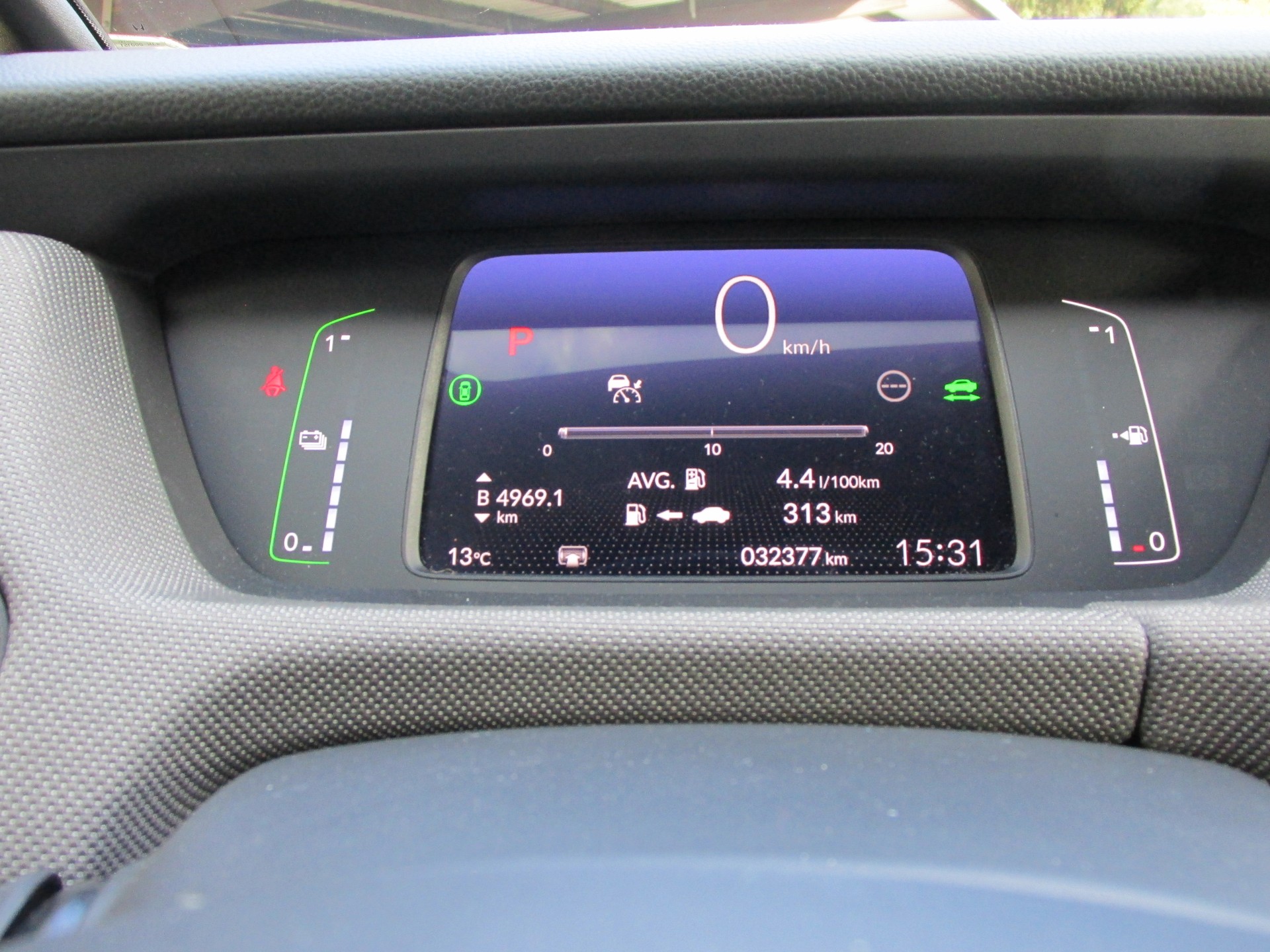 HONDA Jazz 1.5i-MMD Crosstar Executive E-CVT-image-12