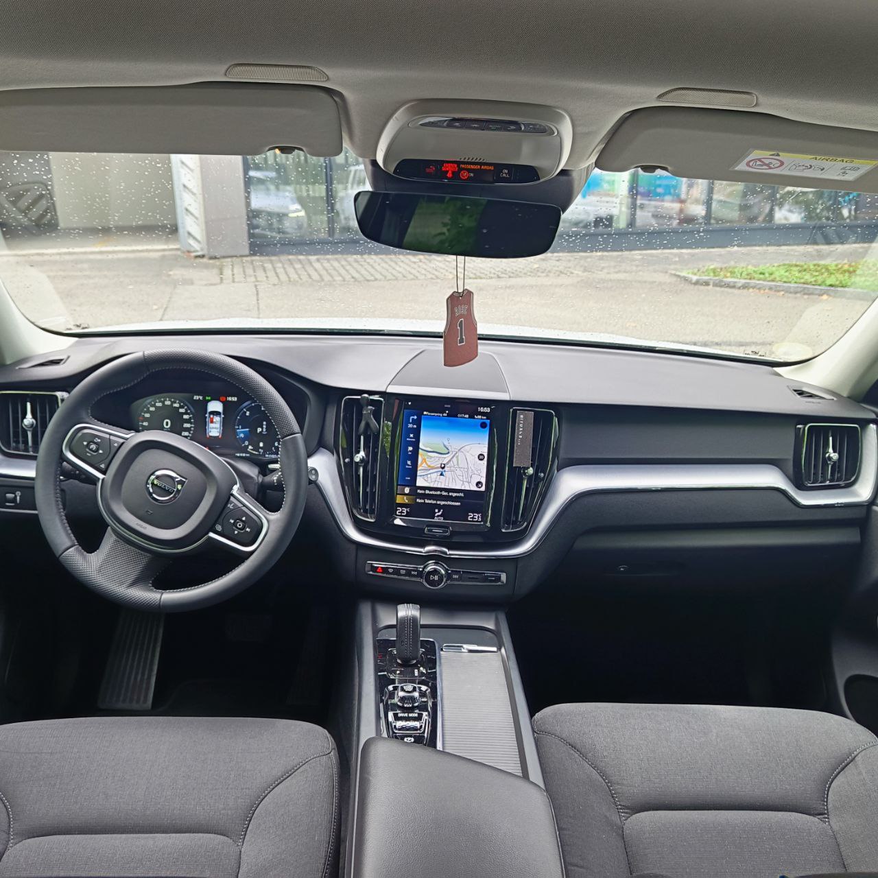 VOLVO XC60 B4 Diesel Mild Hybrid AWD Momentum Geartronic-image-12