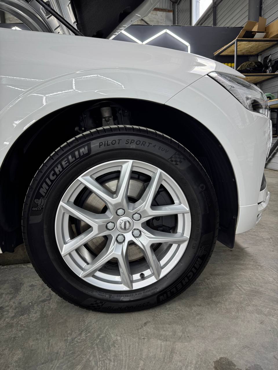 VOLVO XC60 B4 Diesel Mild Hybrid AWD Momentum Geartronic-image-4