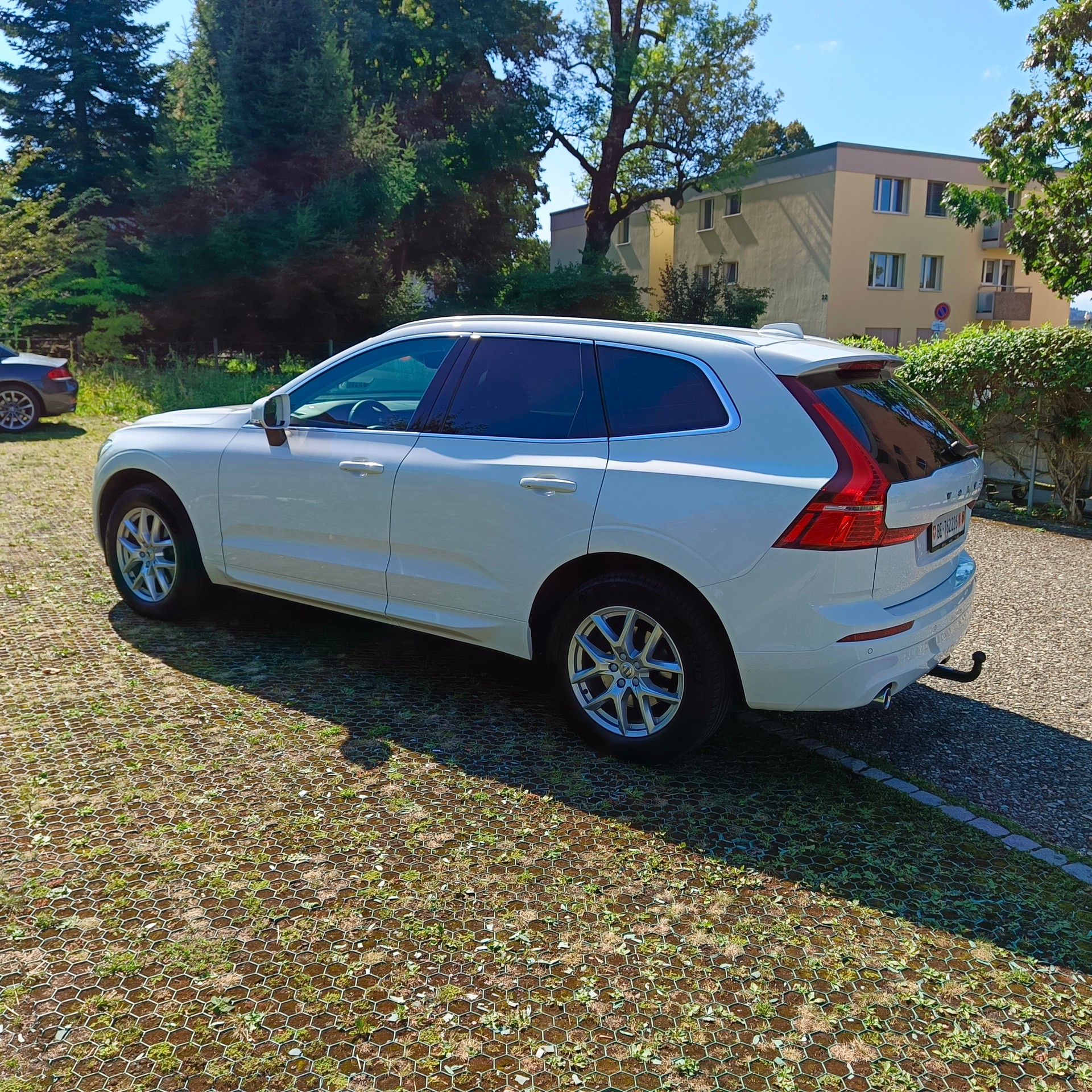 VOLVO XC60 B4 Diesel Mild Hybrid AWD Momentum Geartronic-image-10