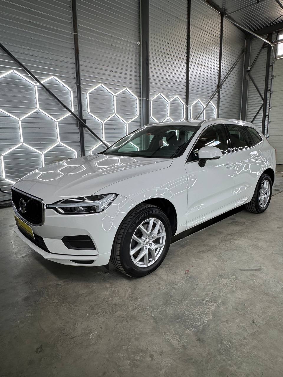 VOLVO XC60 B4 Diesel Mild Hybrid AWD Momentum Geartronic