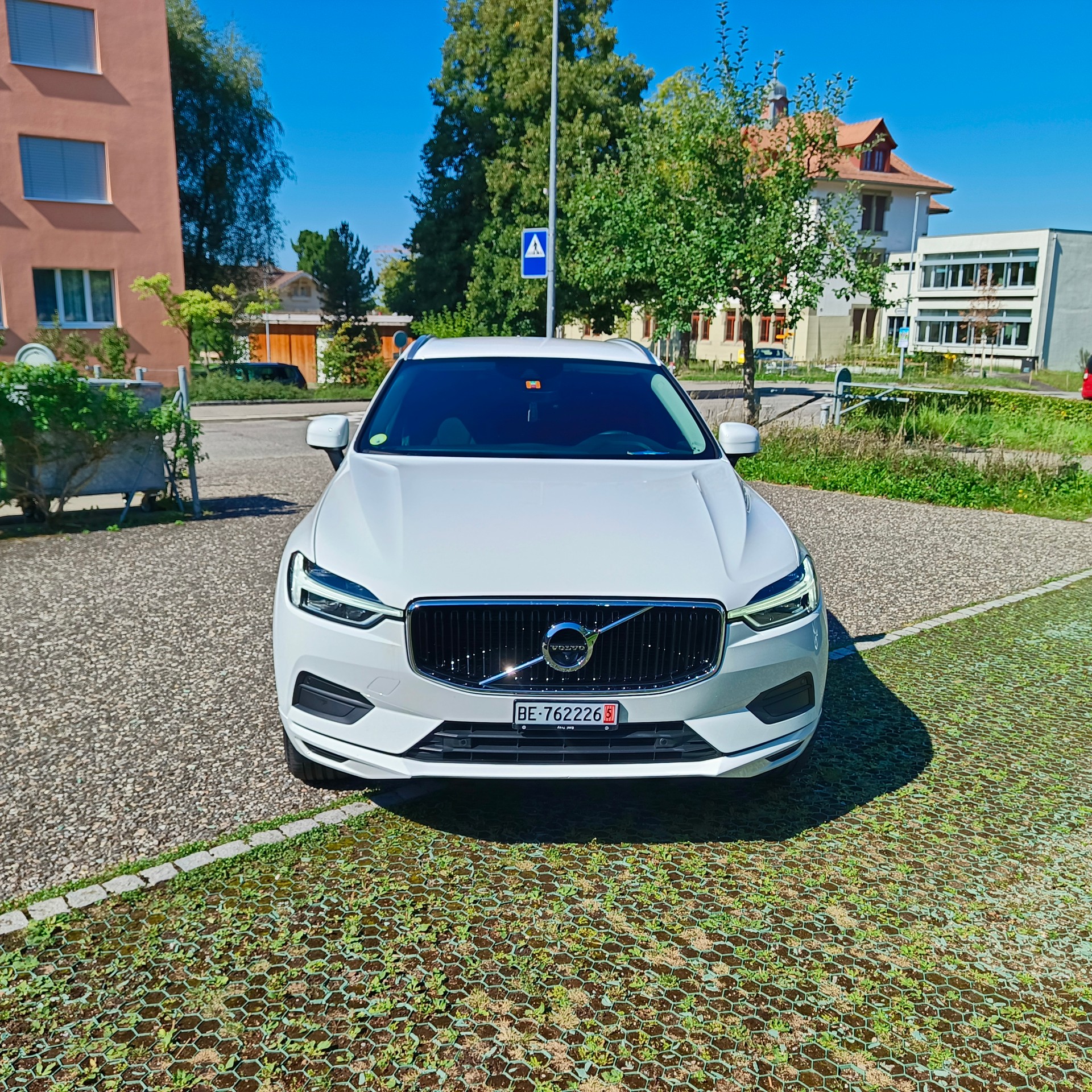 VOLVO XC60 B4 Diesel Mild Hybrid AWD Momentum Geartronic-image-6