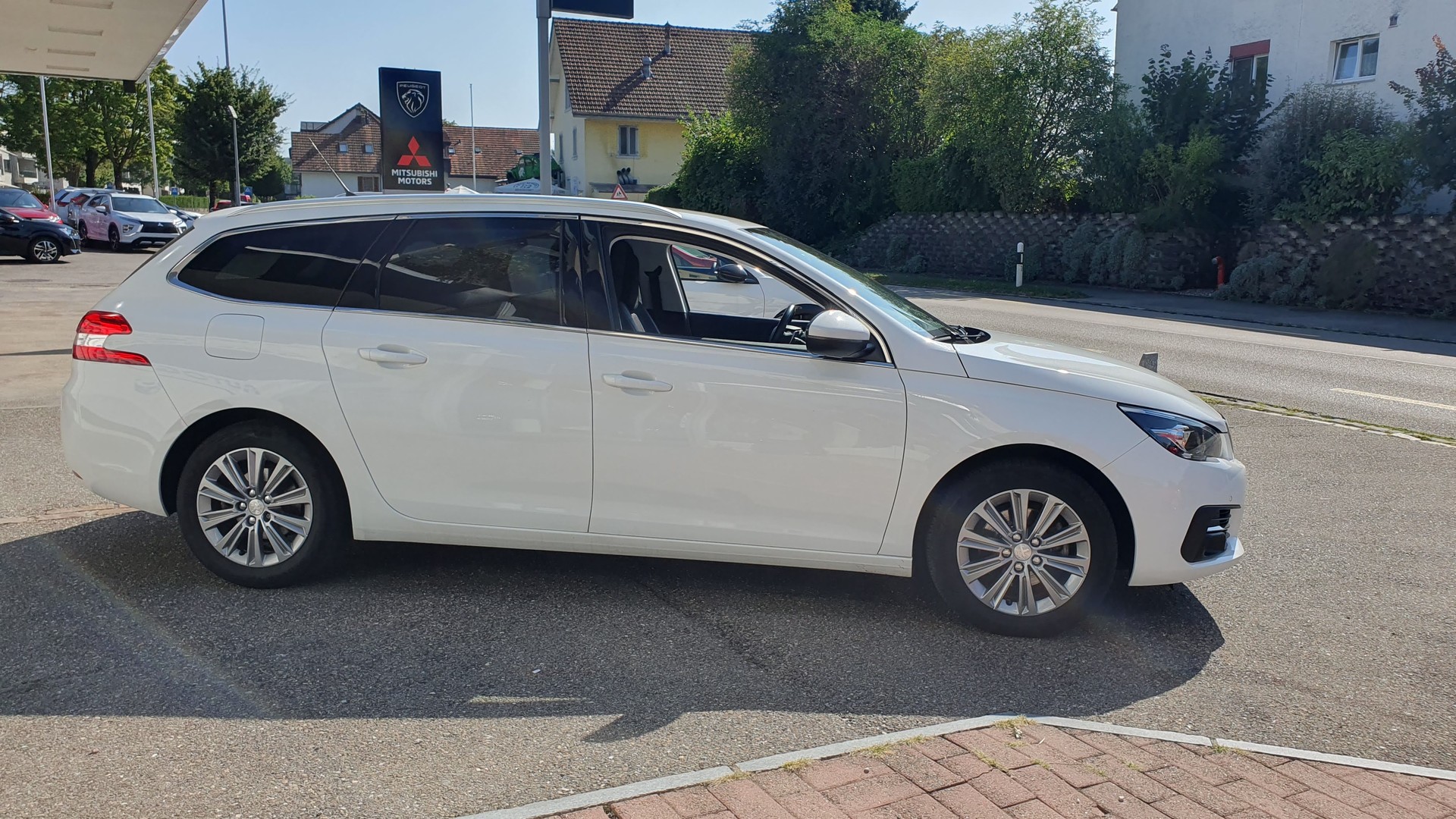 PEUGEOT 308 SW 1.5BHDI Allure mit AHK-image-3