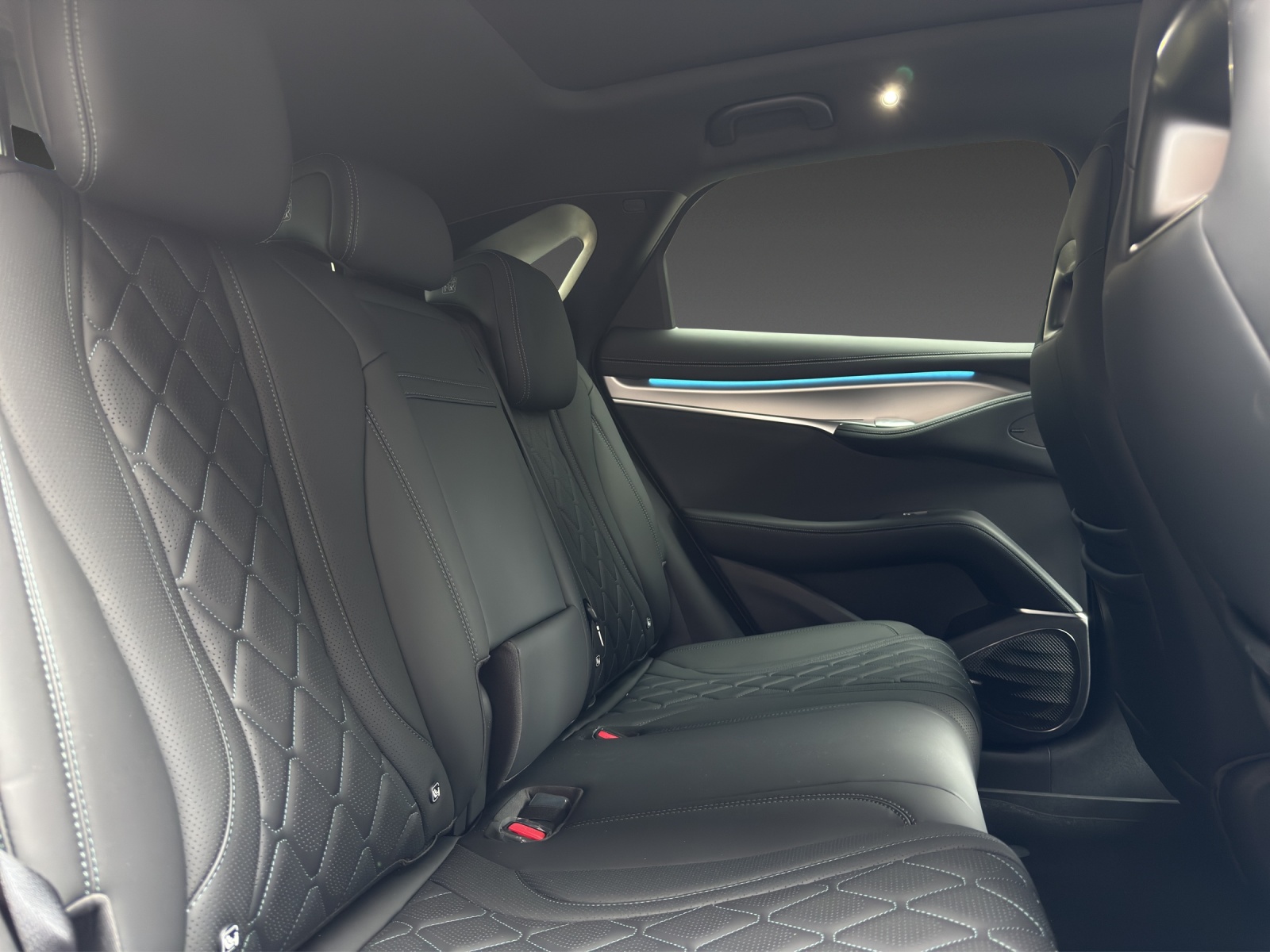 BYD Sealion 7 91,3 kWh Excellence AWD-image-26