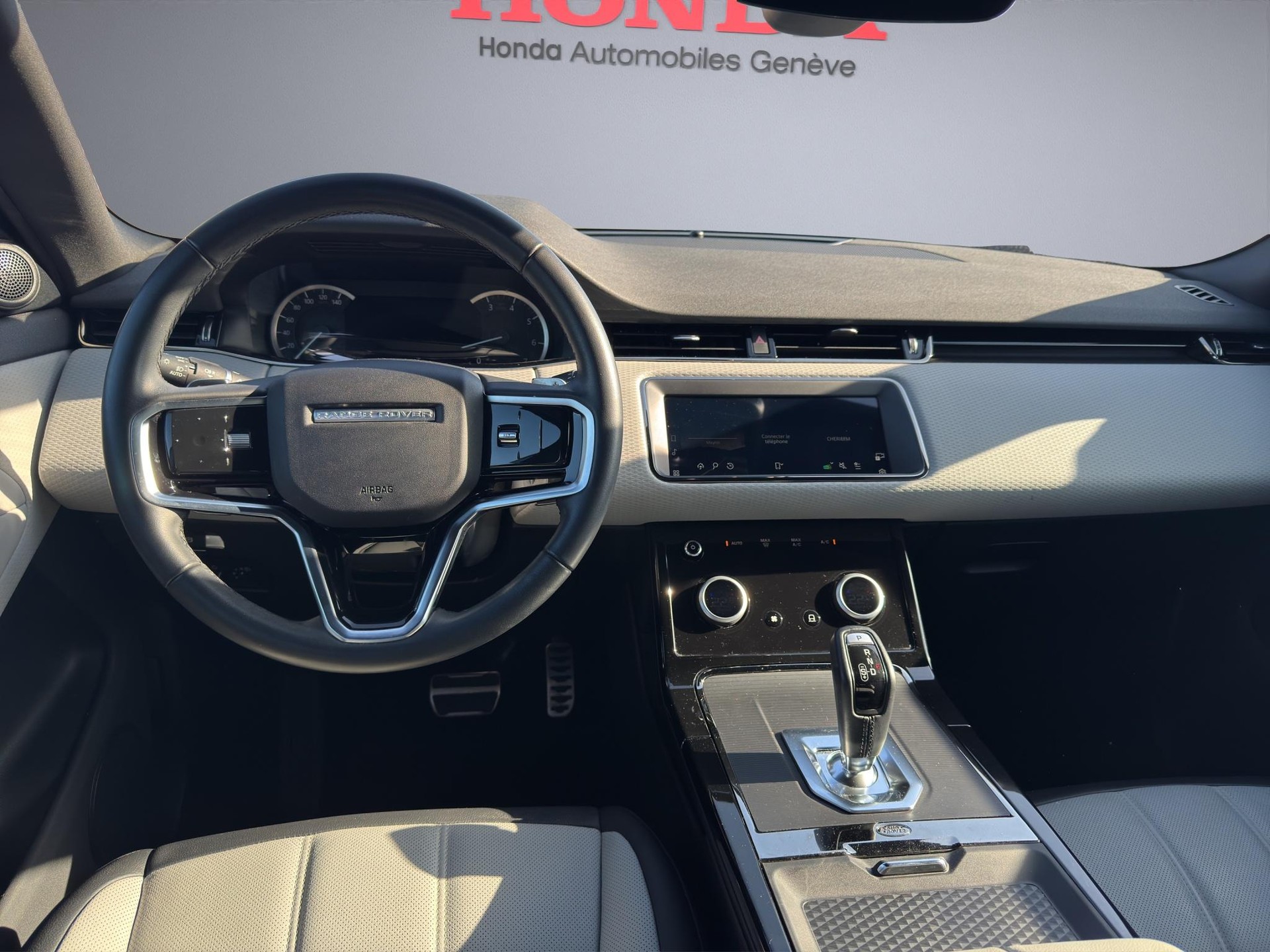 LAND ROVER Range Rover Evoque 2.0 T R-Dynamic S-image-8