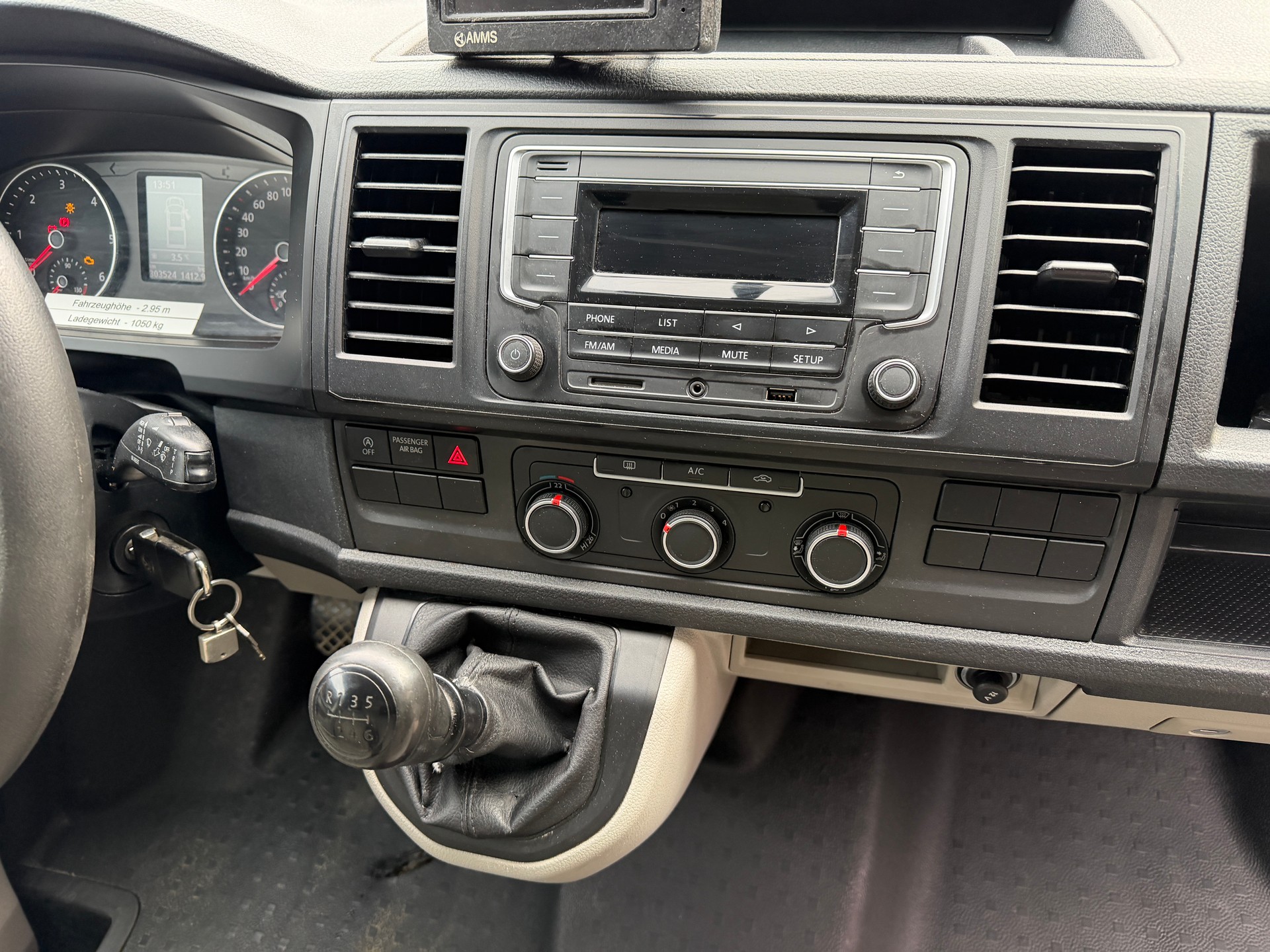 VW T6 2.0 TDI-image-9