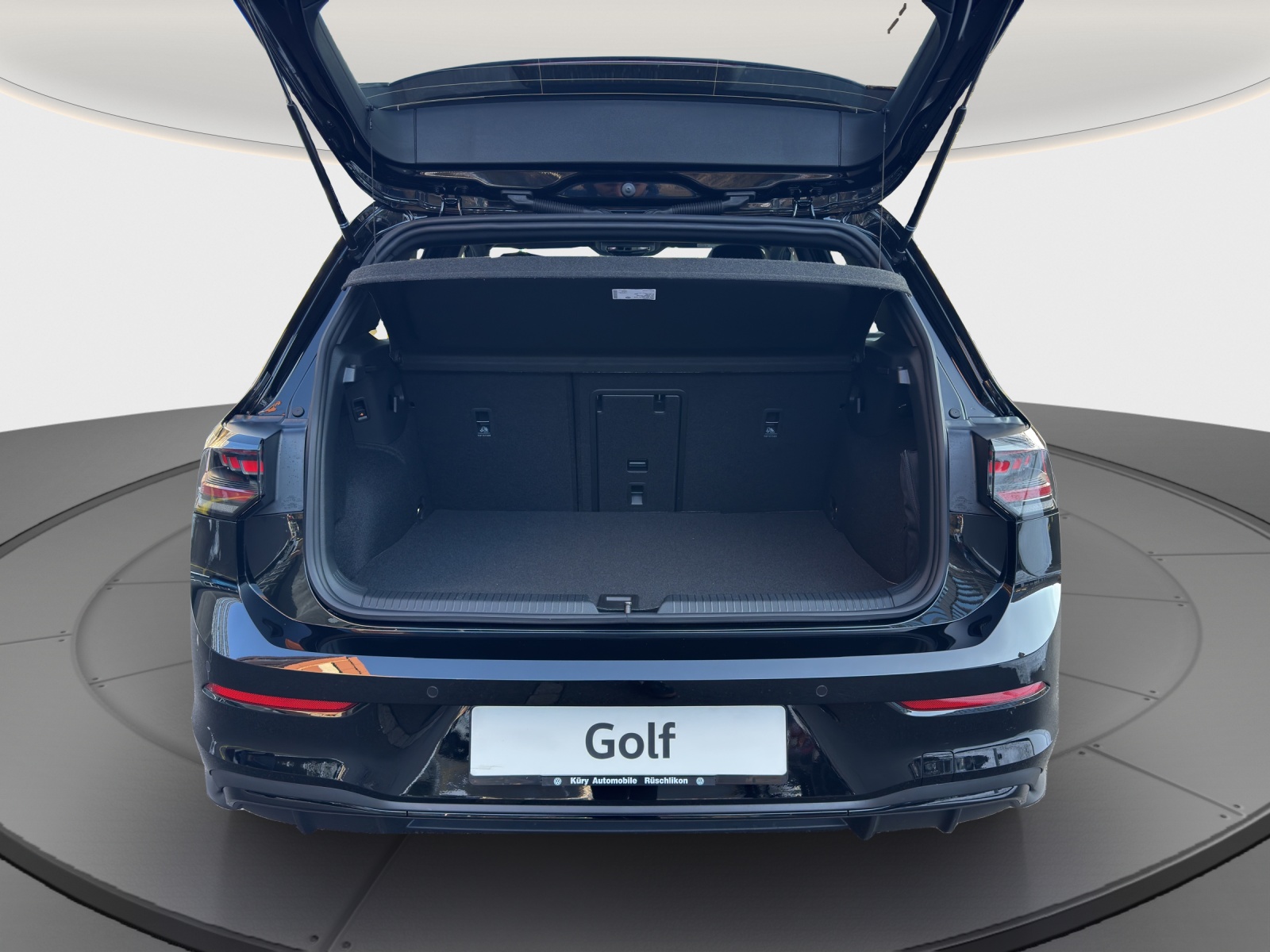 VW Golf 1.5 TSI PHEV GTE-image-13
