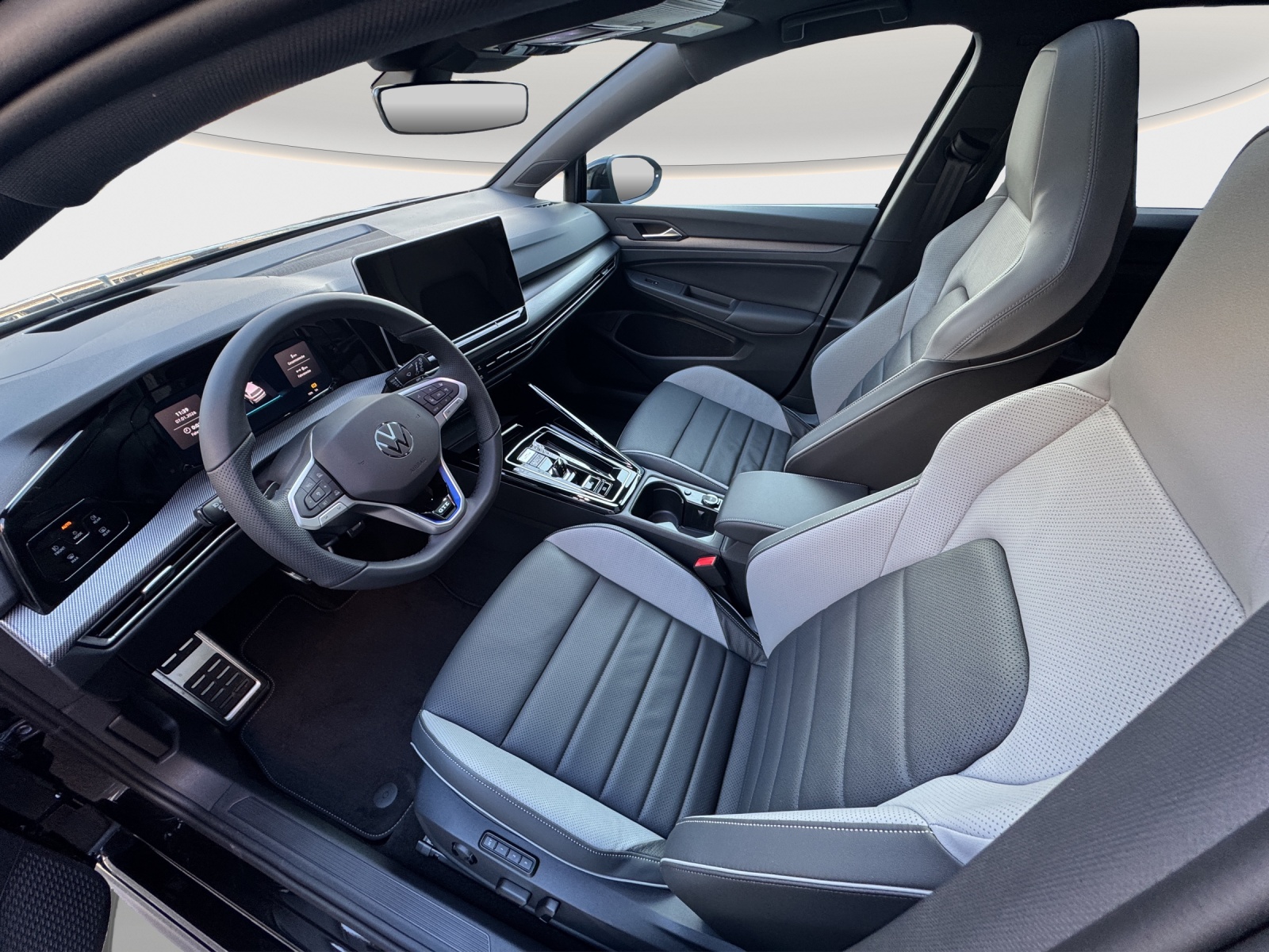 VW Golf 1.5 TSI PHEV GTE-image-8