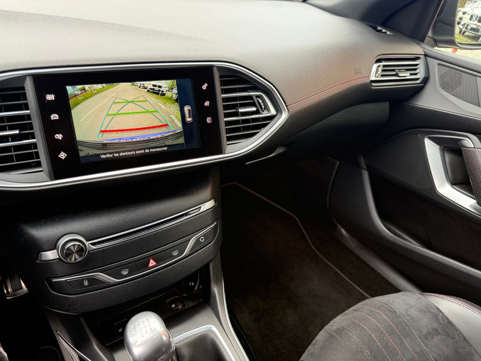 PEUGEOT 308 1.6 e-THP GT-image-9