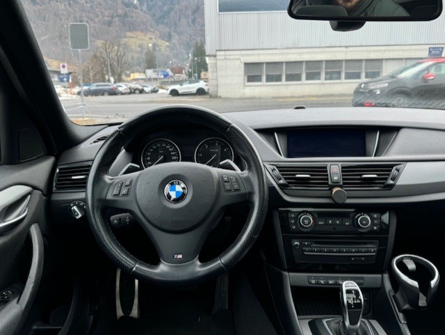 BMW X1 xDrive 20d Sport Line M-Paket-image-9