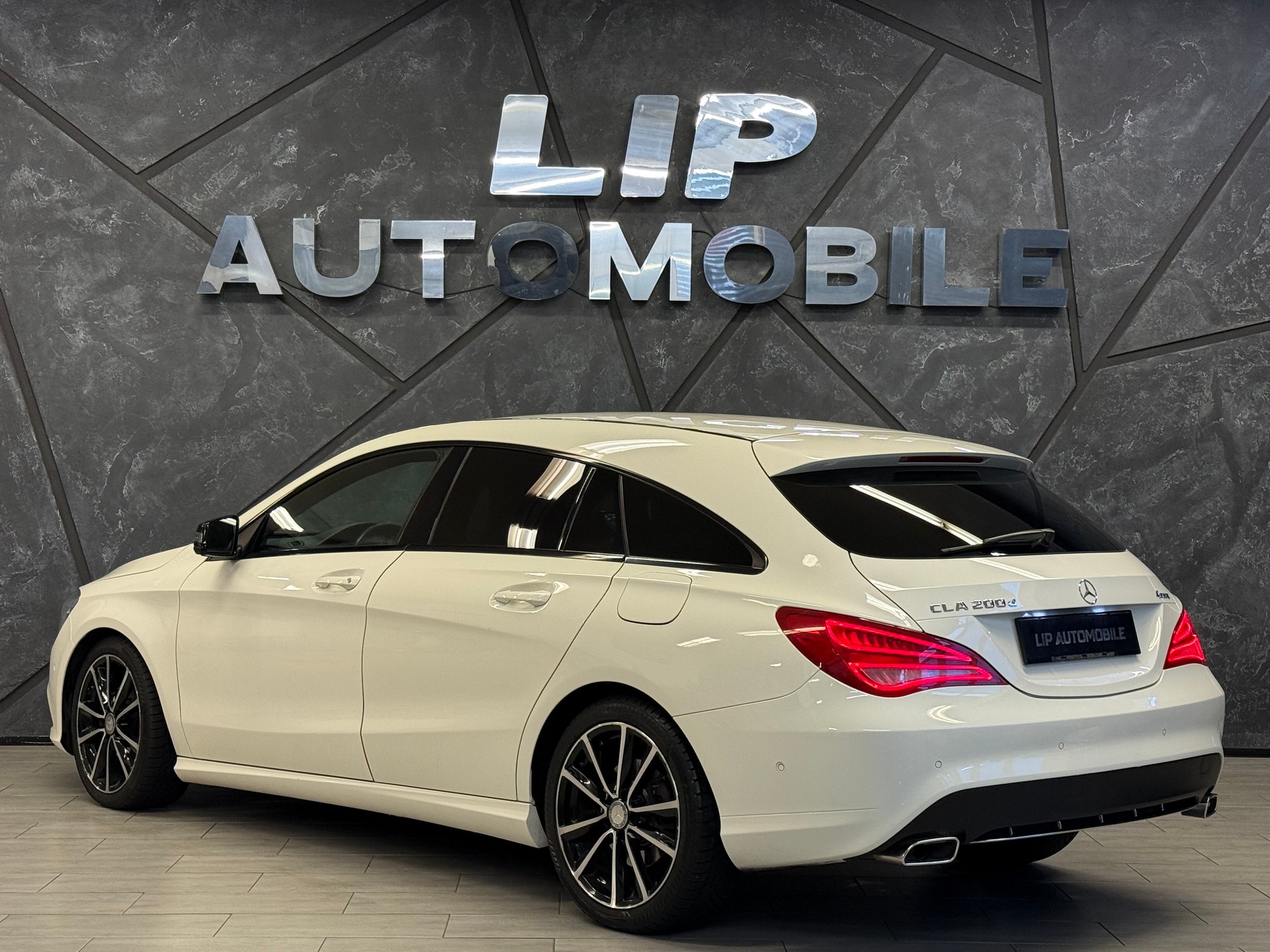 MERCEDES-BENZ CLA Shooting Brake 200 CDI Urban 4Matic 7G-DCT-image-7