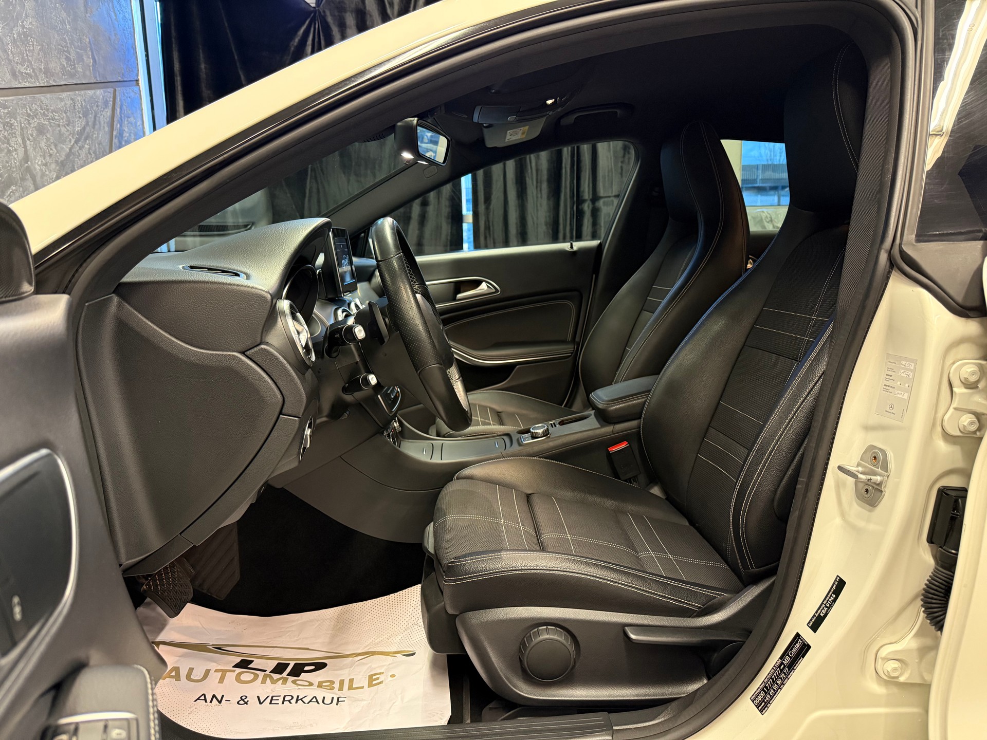 MERCEDES-BENZ CLA Shooting Brake 200 CDI Urban 4Matic 7G-DCT-image-10
