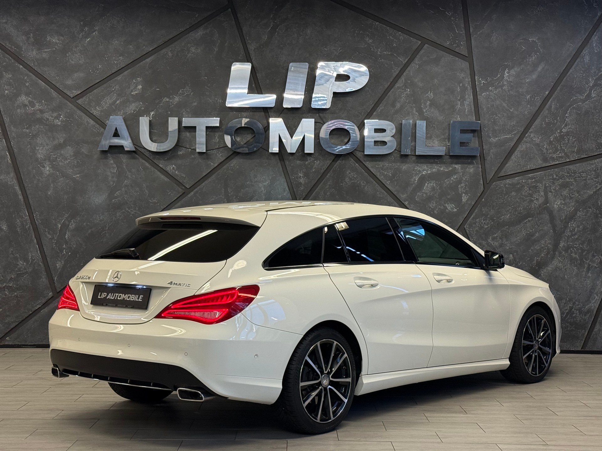 MERCEDES-BENZ CLA Shooting Brake 200 CDI Urban 4Matic 7G-DCT-image-5