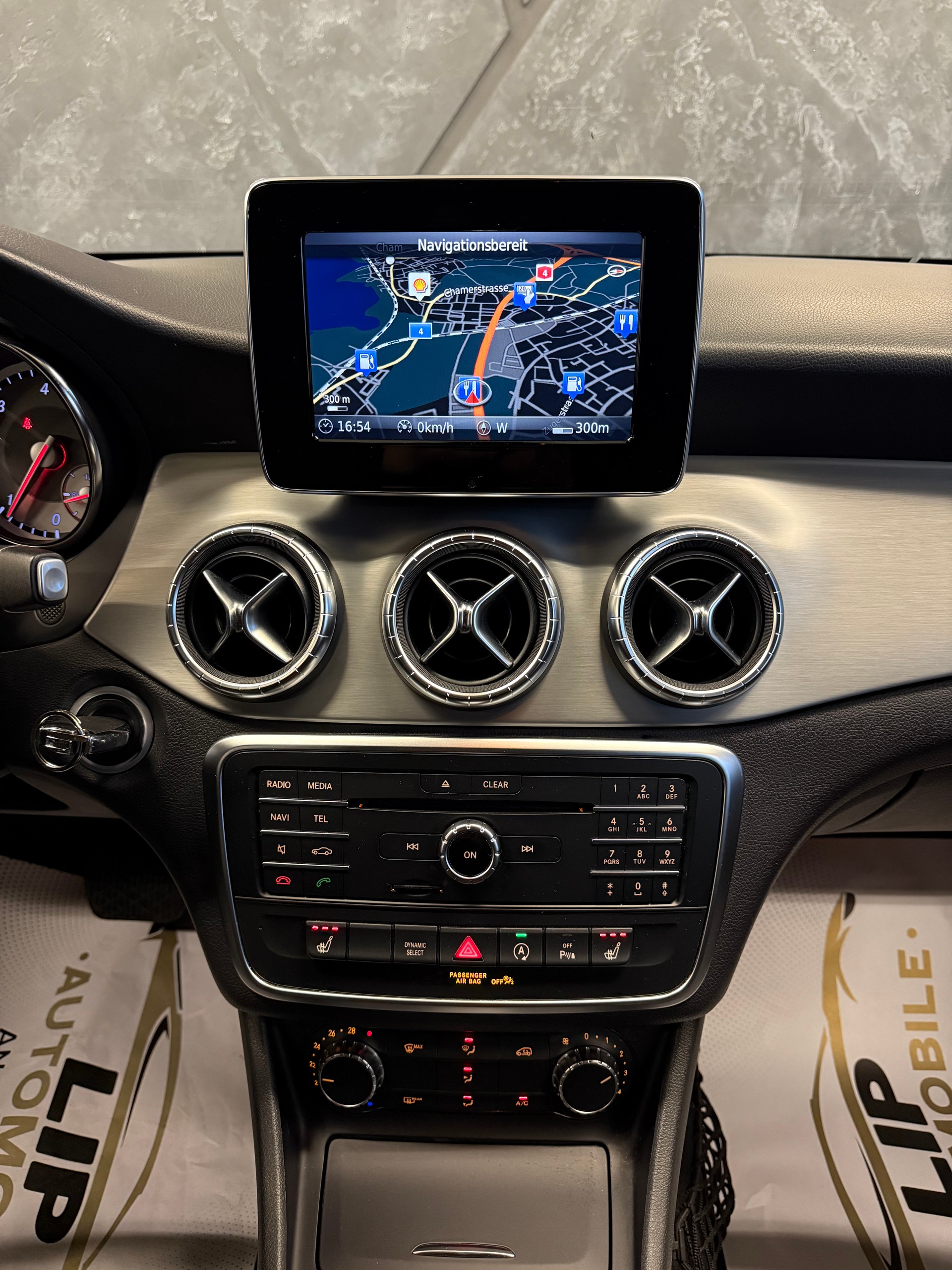 MERCEDES-BENZ CLA Shooting Brake 200 CDI Urban 4Matic 7G-DCT-image-11