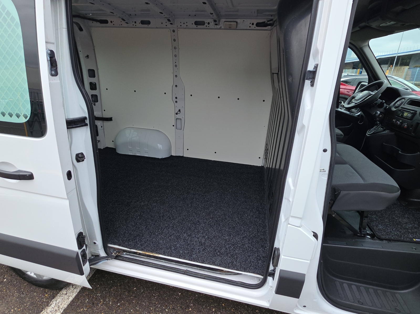 RENAULT Master T33 2.3dCi 130 L1H1-image-17