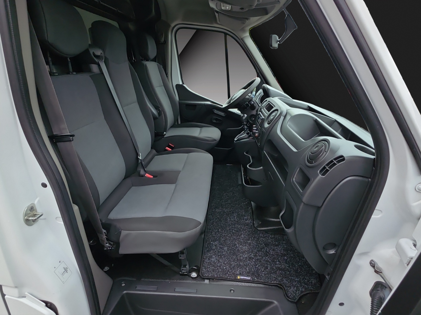 RENAULT Master T33 2.3dCi 130 L1H1-image-16