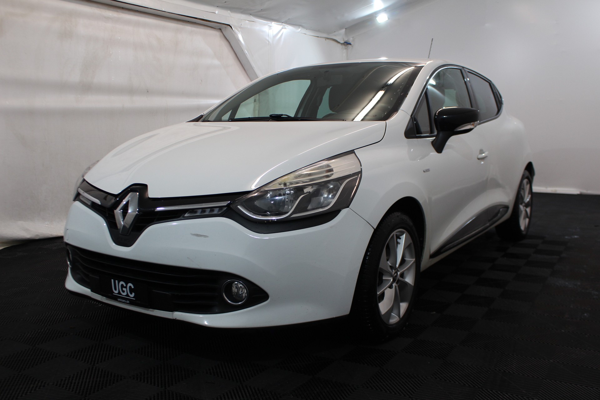 RENAULT Clio 1.2 TCe 120 Limited S/S-showroom-element-2