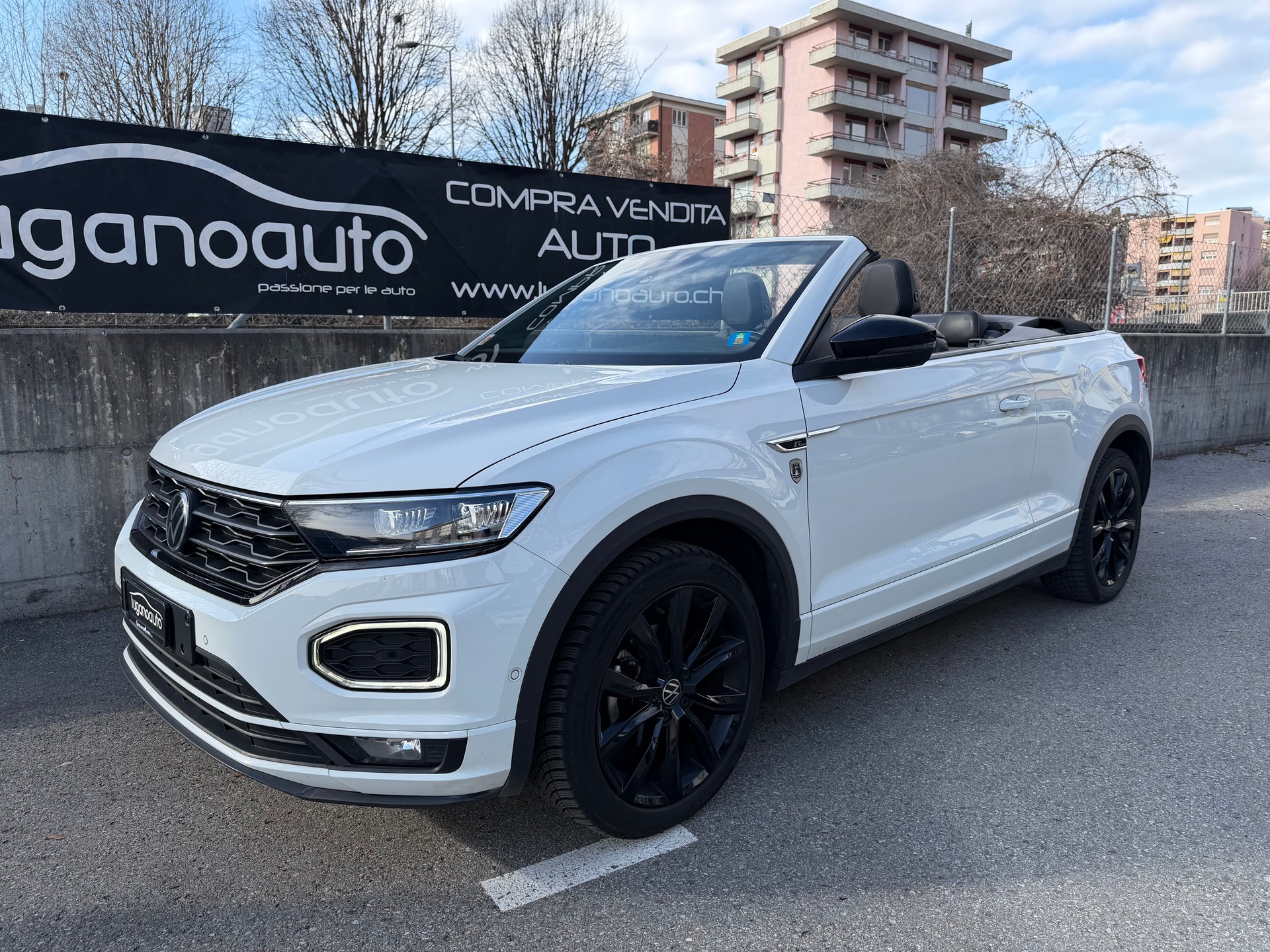 VW T-Roc Cabriolet 1.5 TSI EVO Black & White DSG-image-4