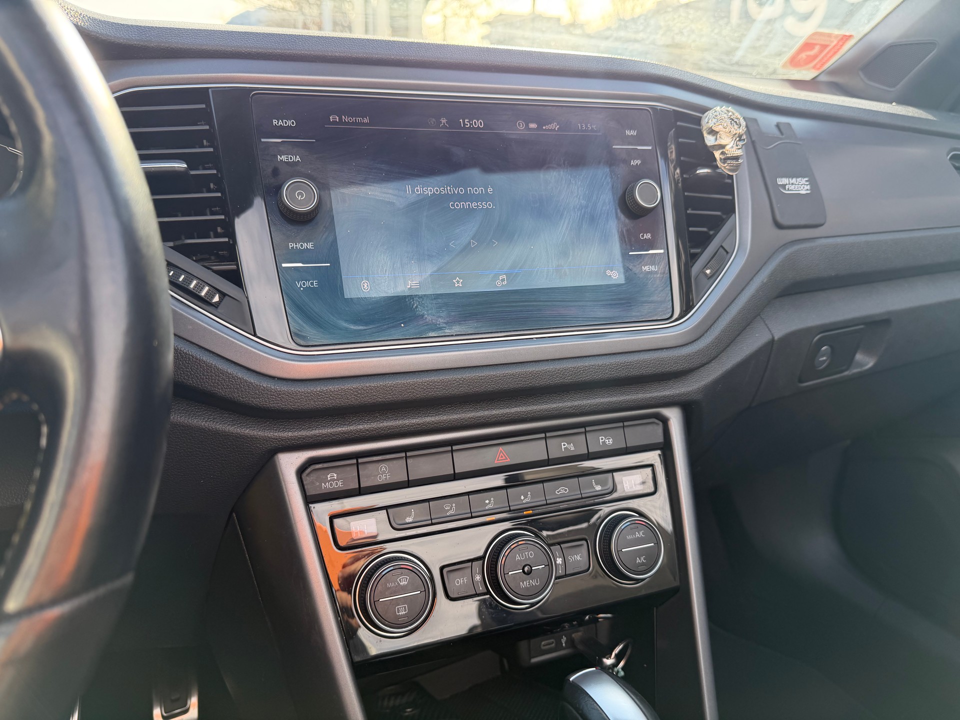 VW T-Roc Cabriolet 1.5 TSI EVO Black & White DSG-image-7