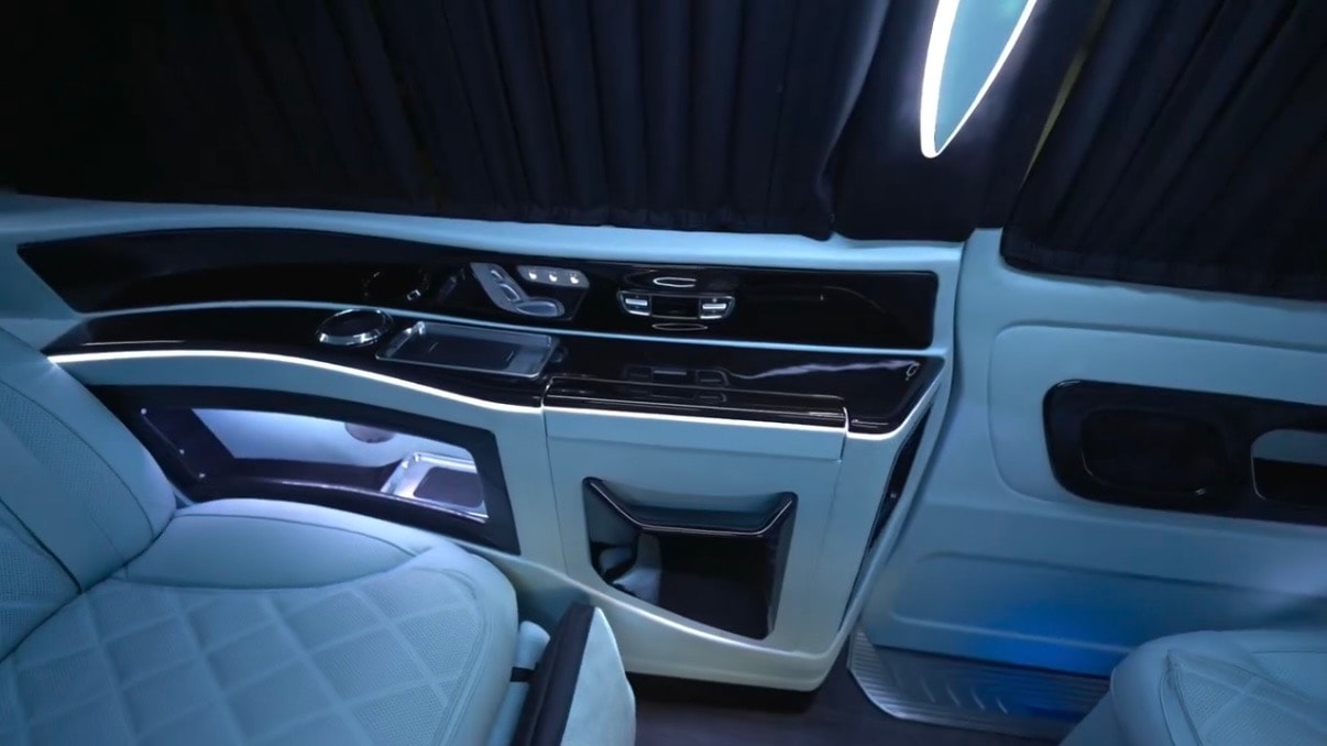 MERCEDES-BENZ V 250 d lang 4Matic Exclusive 9G-Tronic-showroom-element-1