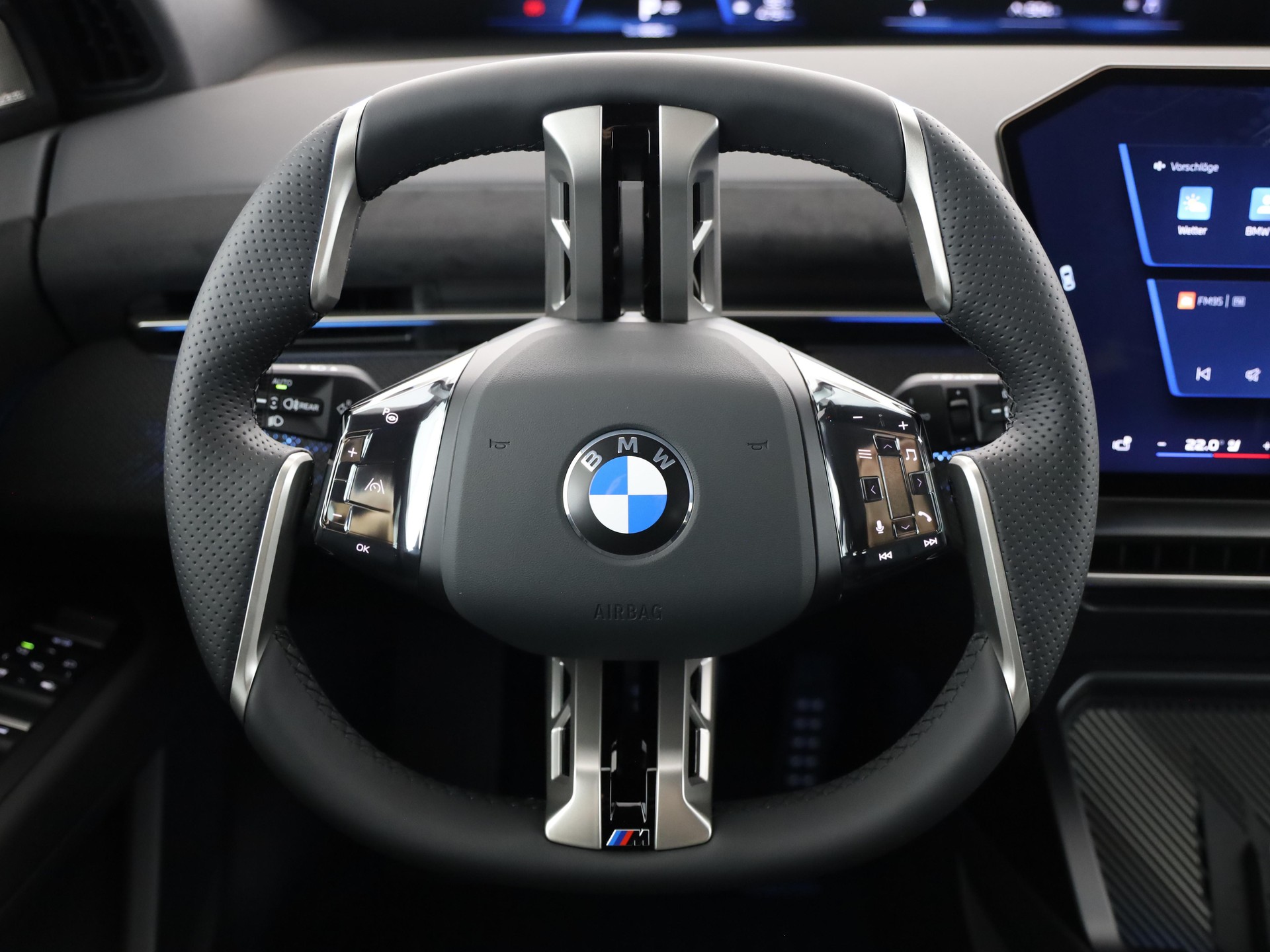 BMW iX3 50 xDrive-image-19