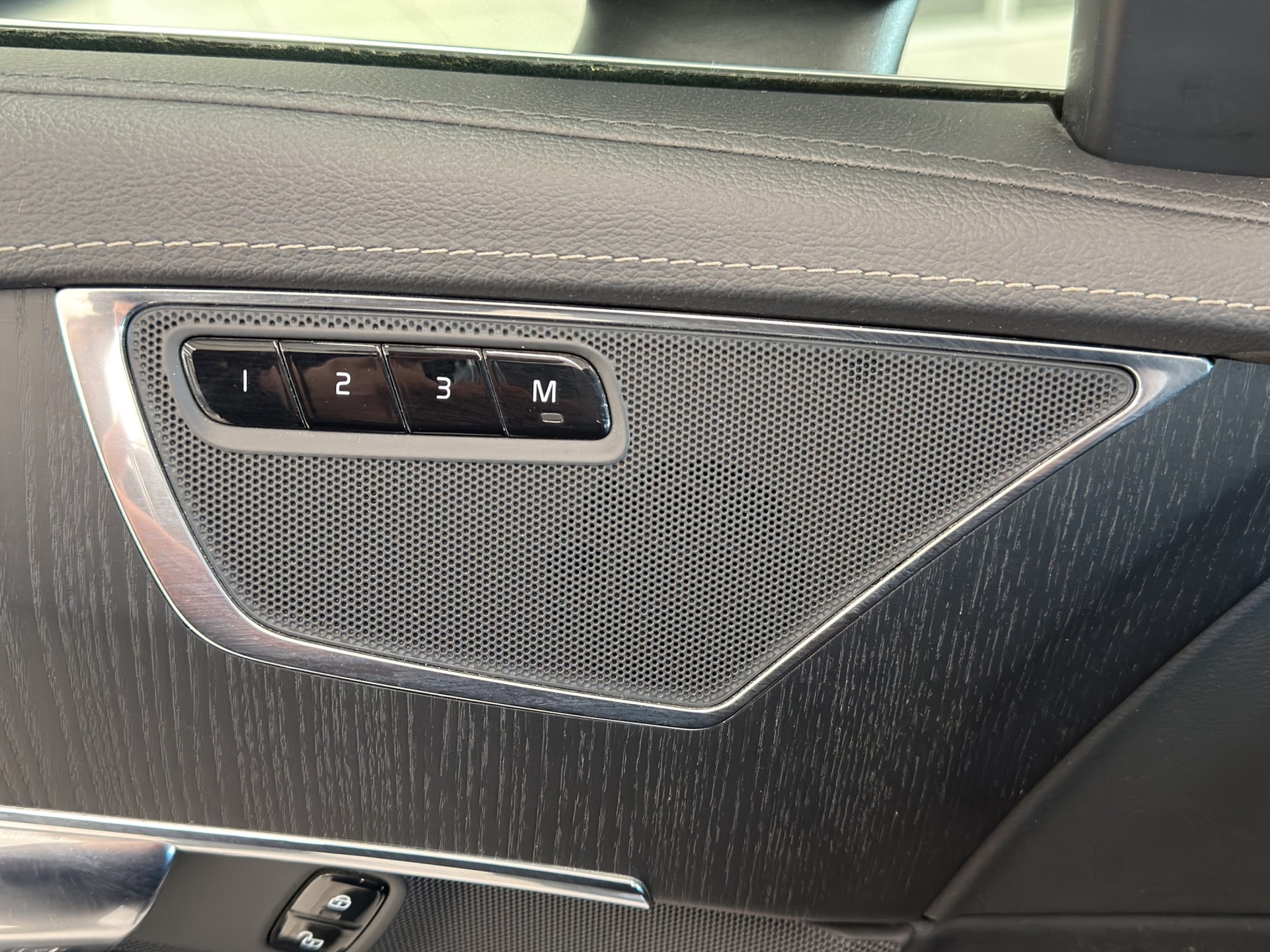 VOLVO XC90 T8 eAWD Inscription Geartronic 7-Sitzer-image-22