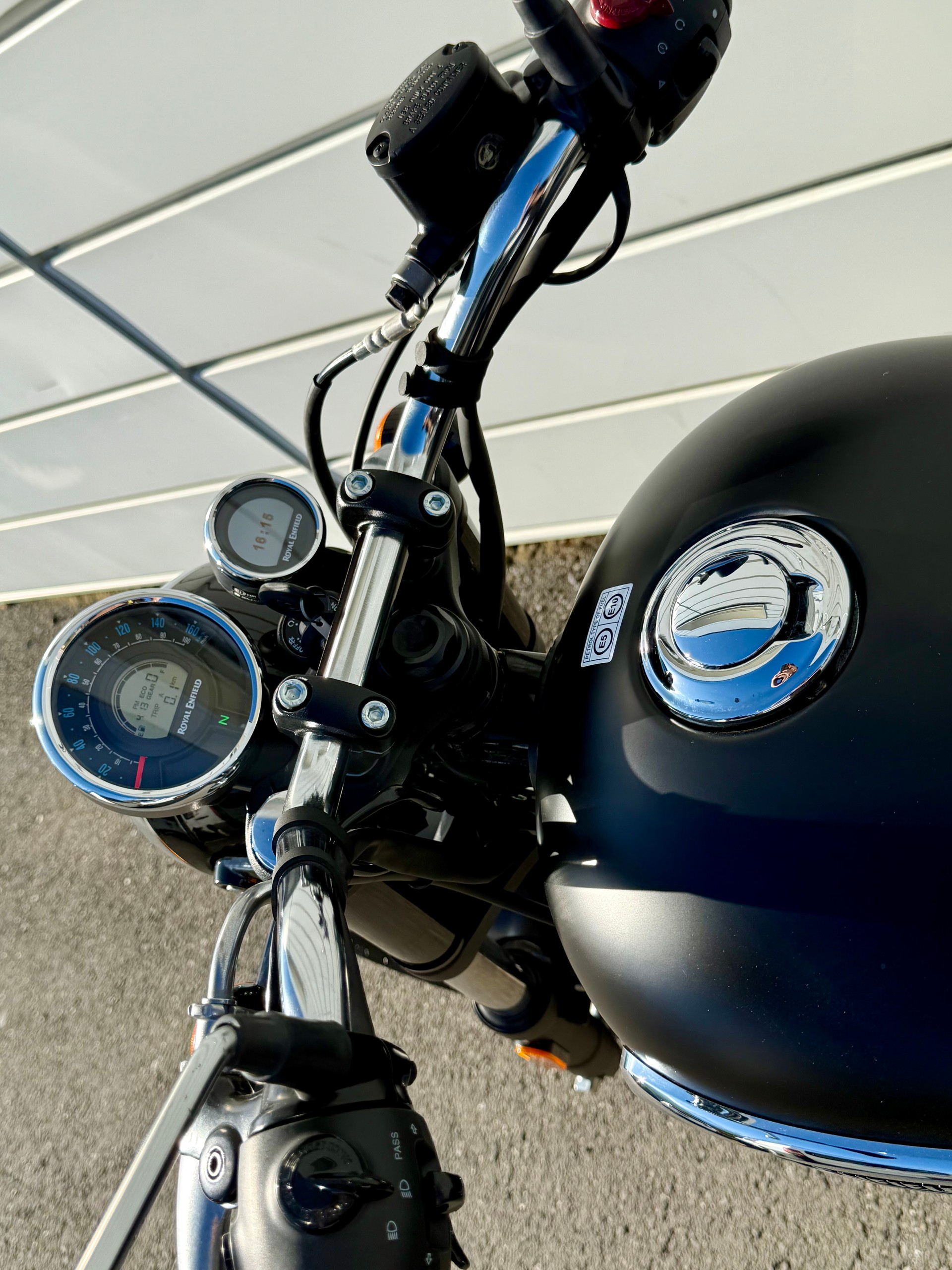 ROYAL ENFIELD METEOR 350-image-1