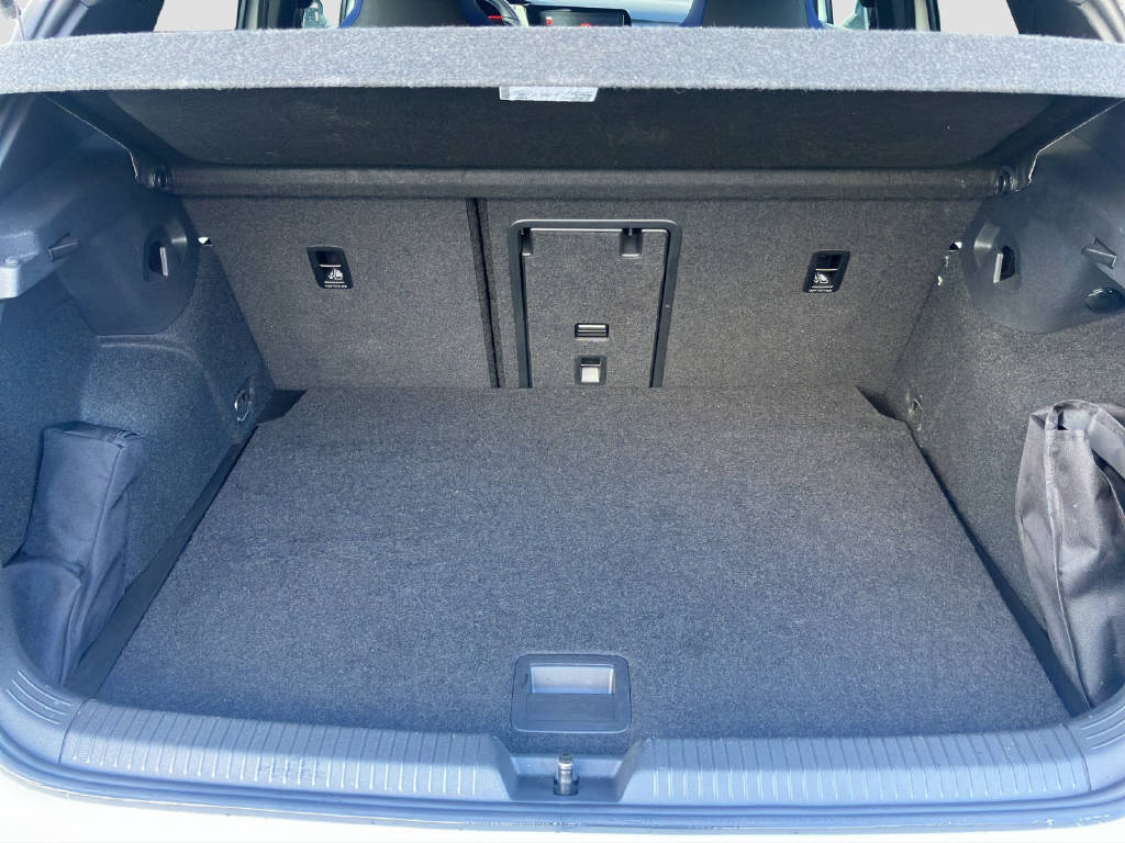 VW Golf VIII 2.0 TSI R DSG 4motion-image-12
