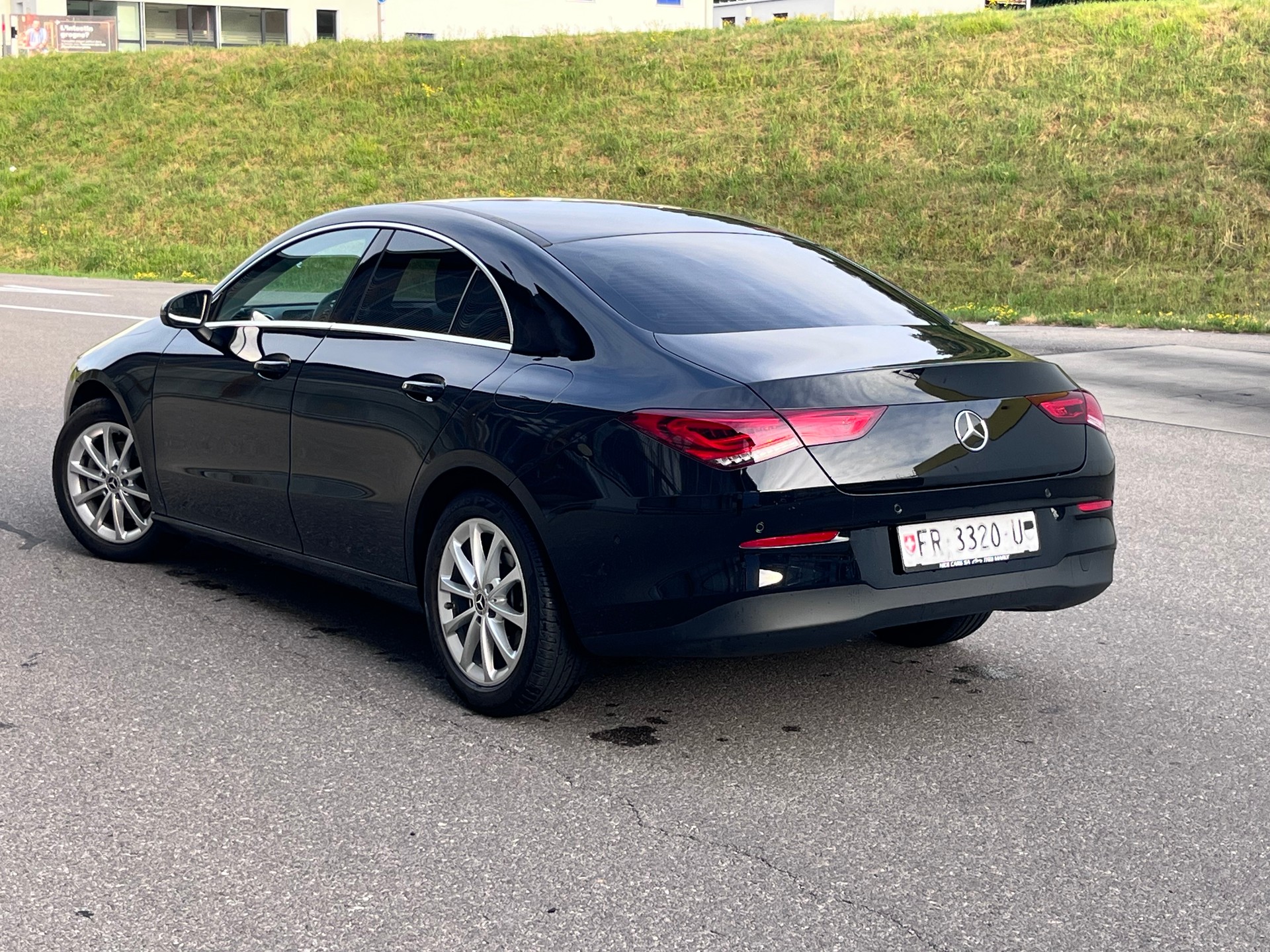 MERCEDES-BENZ CLA 200-image-4
