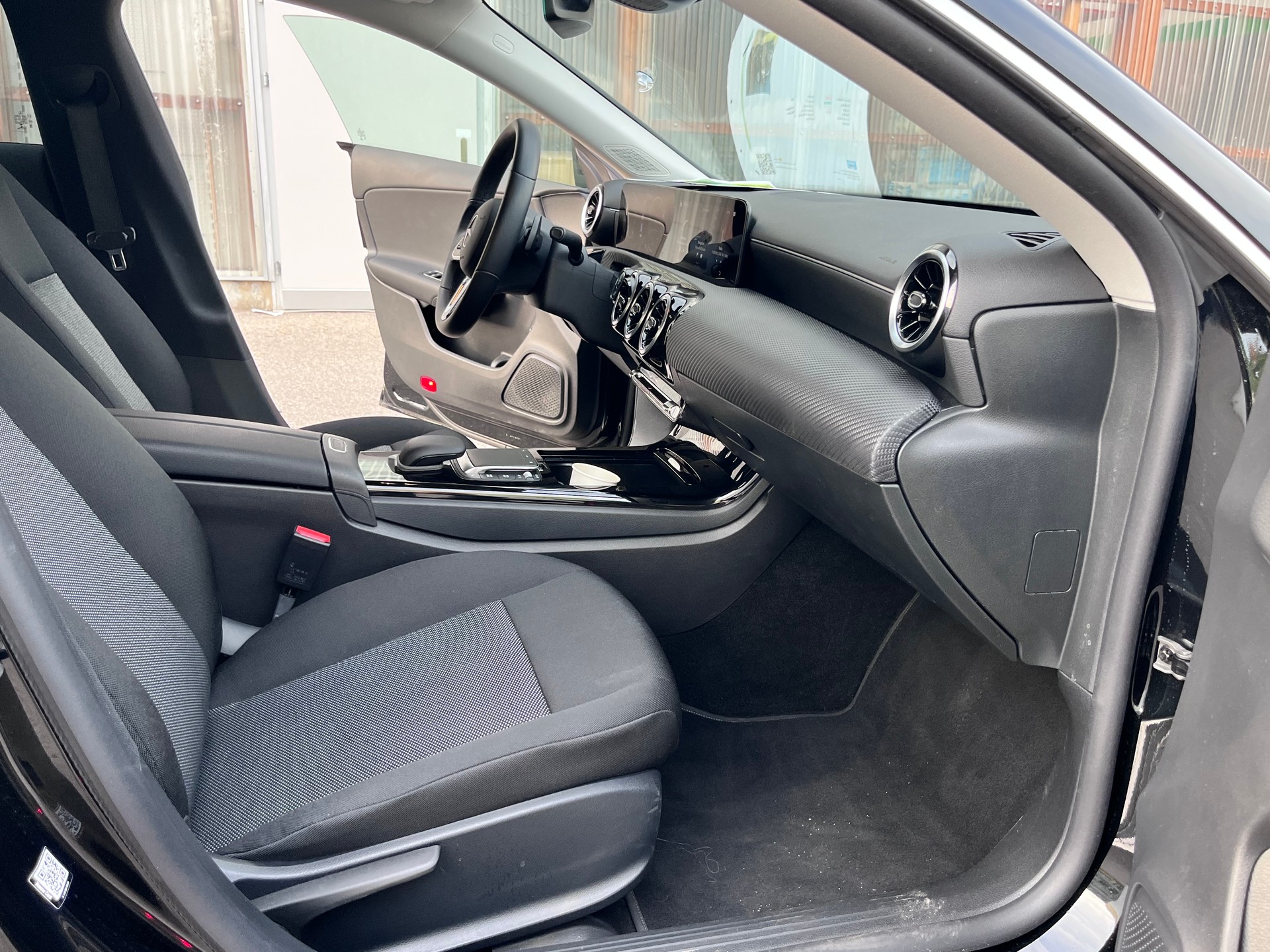 MERCEDES-BENZ CLA 200-image-7