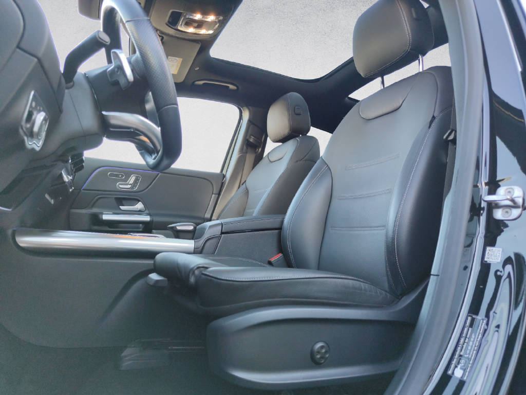 MERCEDES-BENZ EQA 350 AMG Line 4Matic Swiss Star-image-9