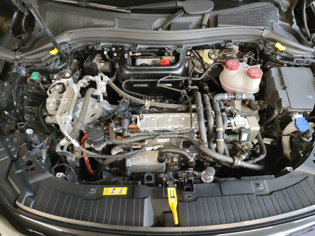 MERCEDES-BENZ EQA 350 AMG Line 4Matic Swiss Star-image-8
