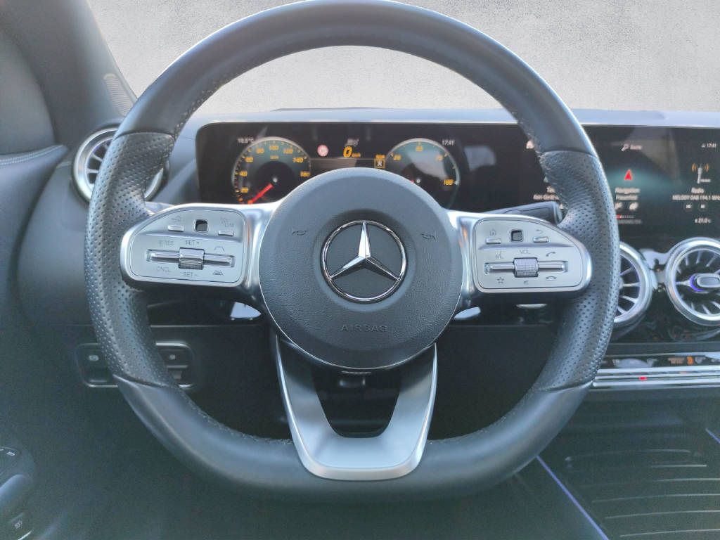 MERCEDES-BENZ EQA 350 AMG Line 4Matic Swiss Star-image-11