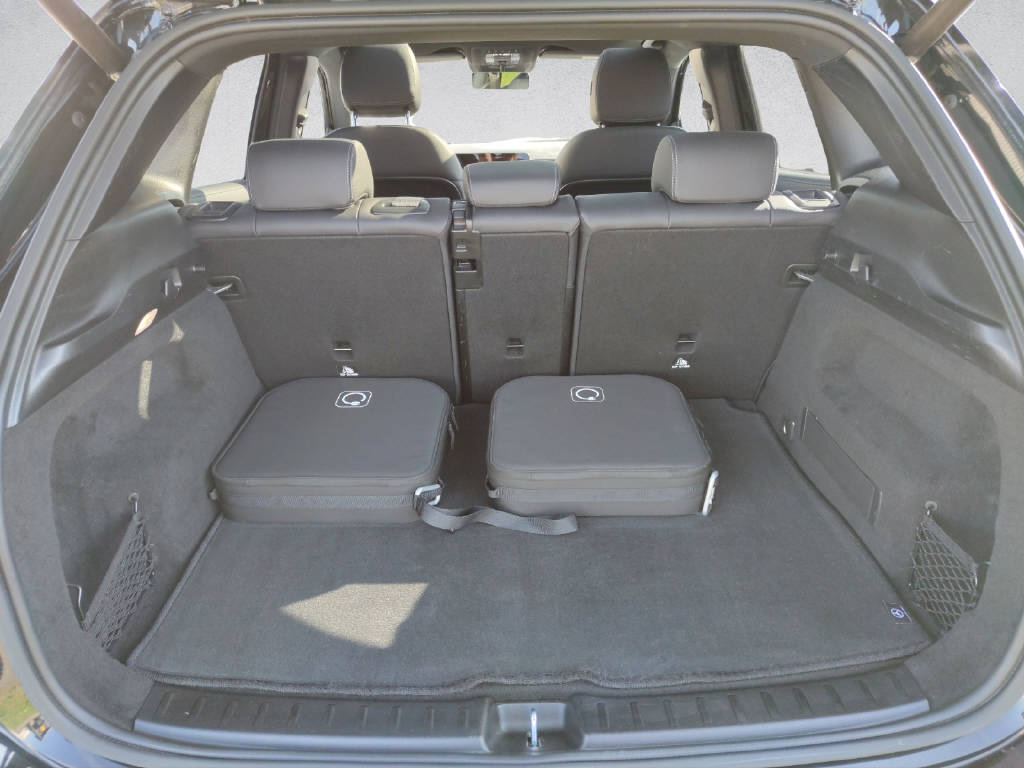 MERCEDES-BENZ EQA 350 AMG Line 4Matic Swiss Star-image-7