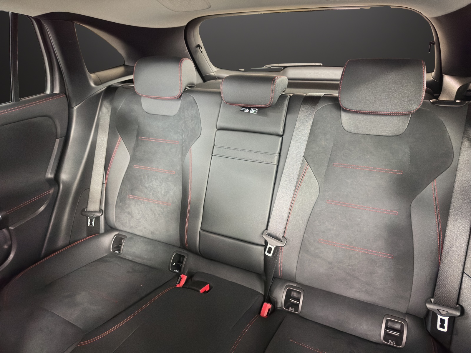 MERCEDES-BENZ EQA 350 4M Swiss Star-image-14