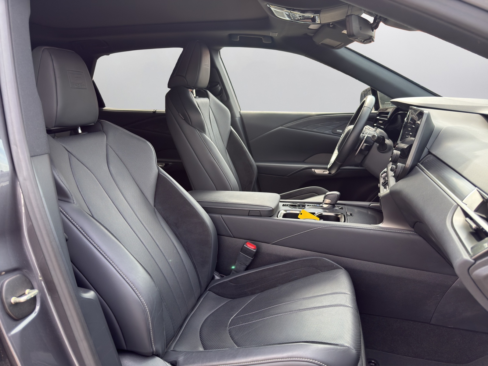 LEXUS RX 500h F Sport AWD-image-13