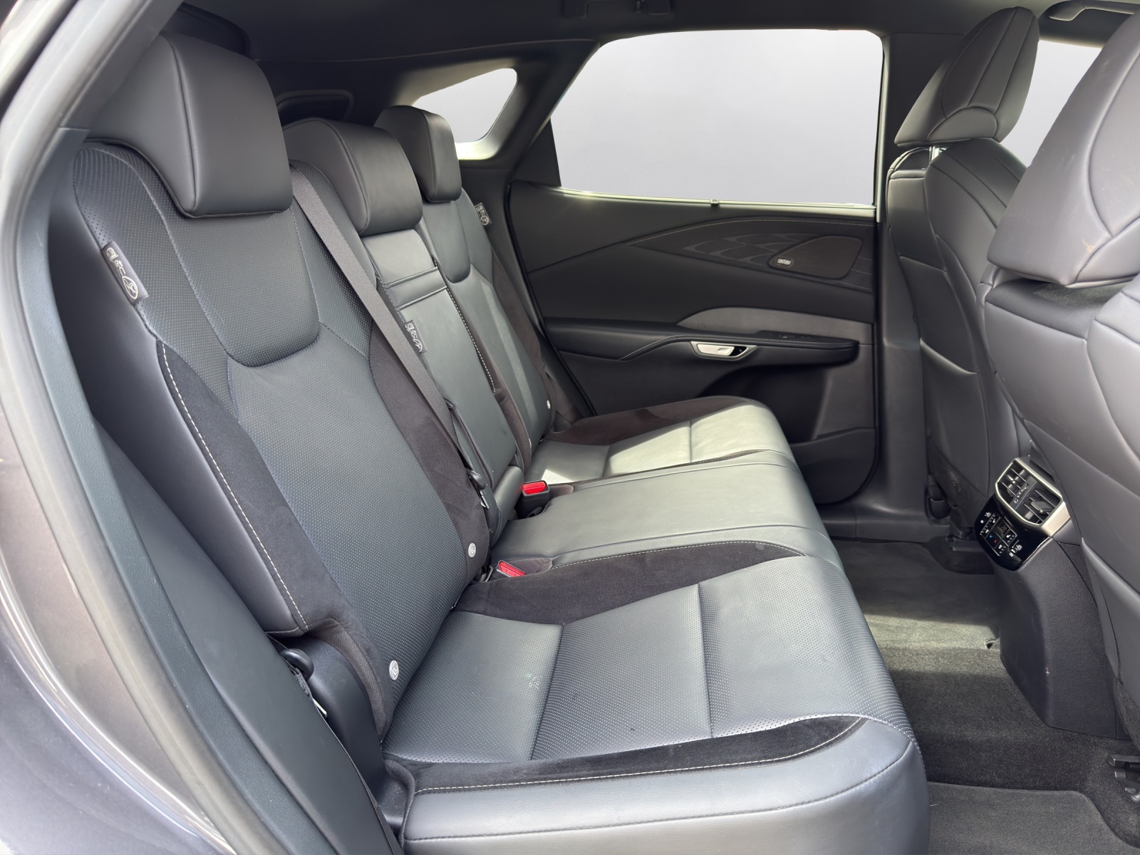 LEXUS RX 500h F Sport AWD-image-10