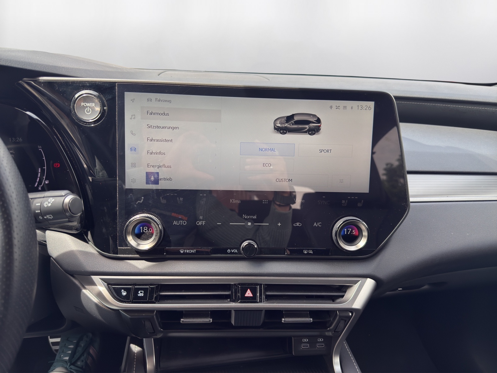 LEXUS RX 500h F Sport AWD-image-8