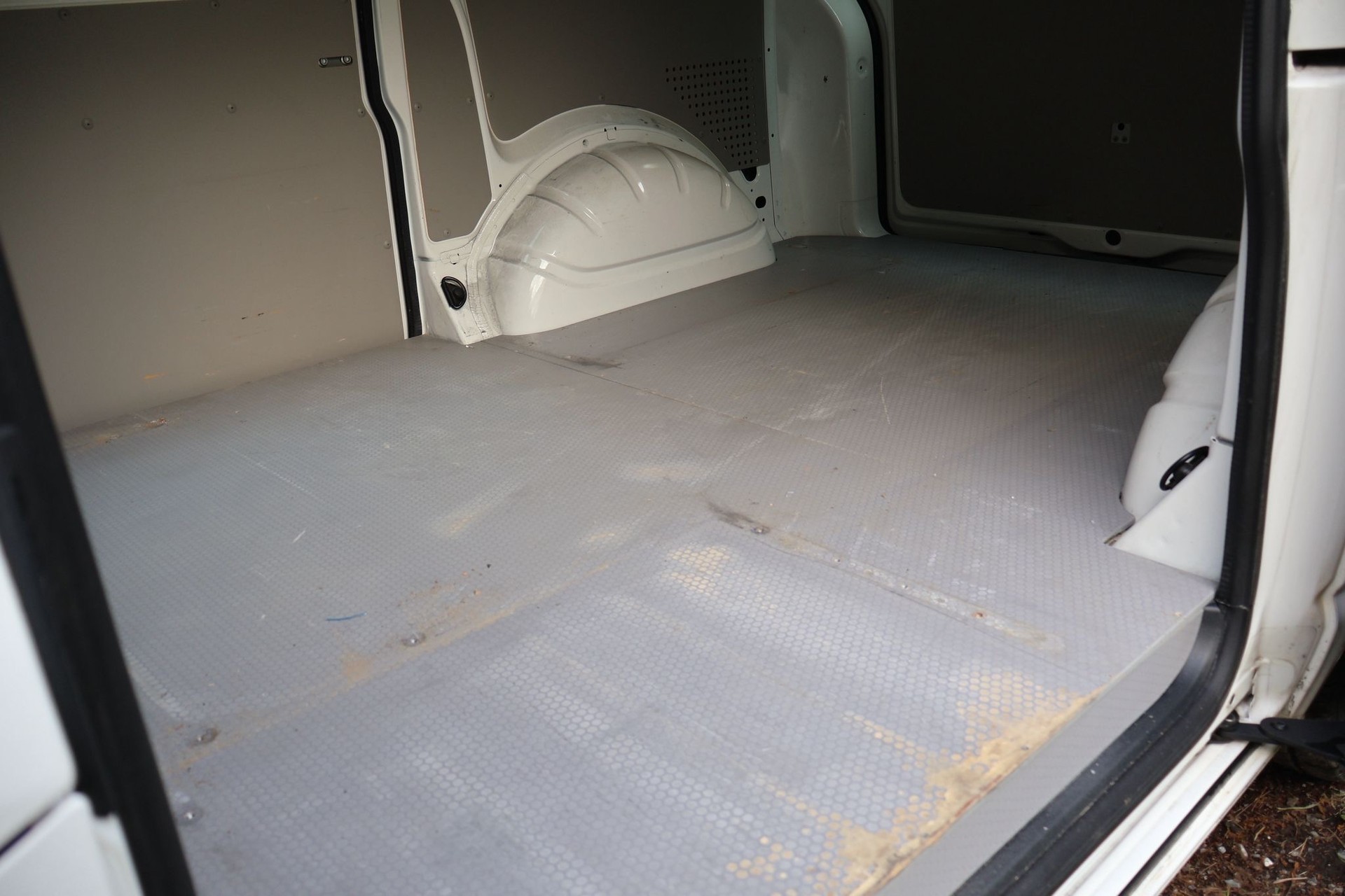 VW T6.1 2.0 TDI DSG 4 Motion-image-7