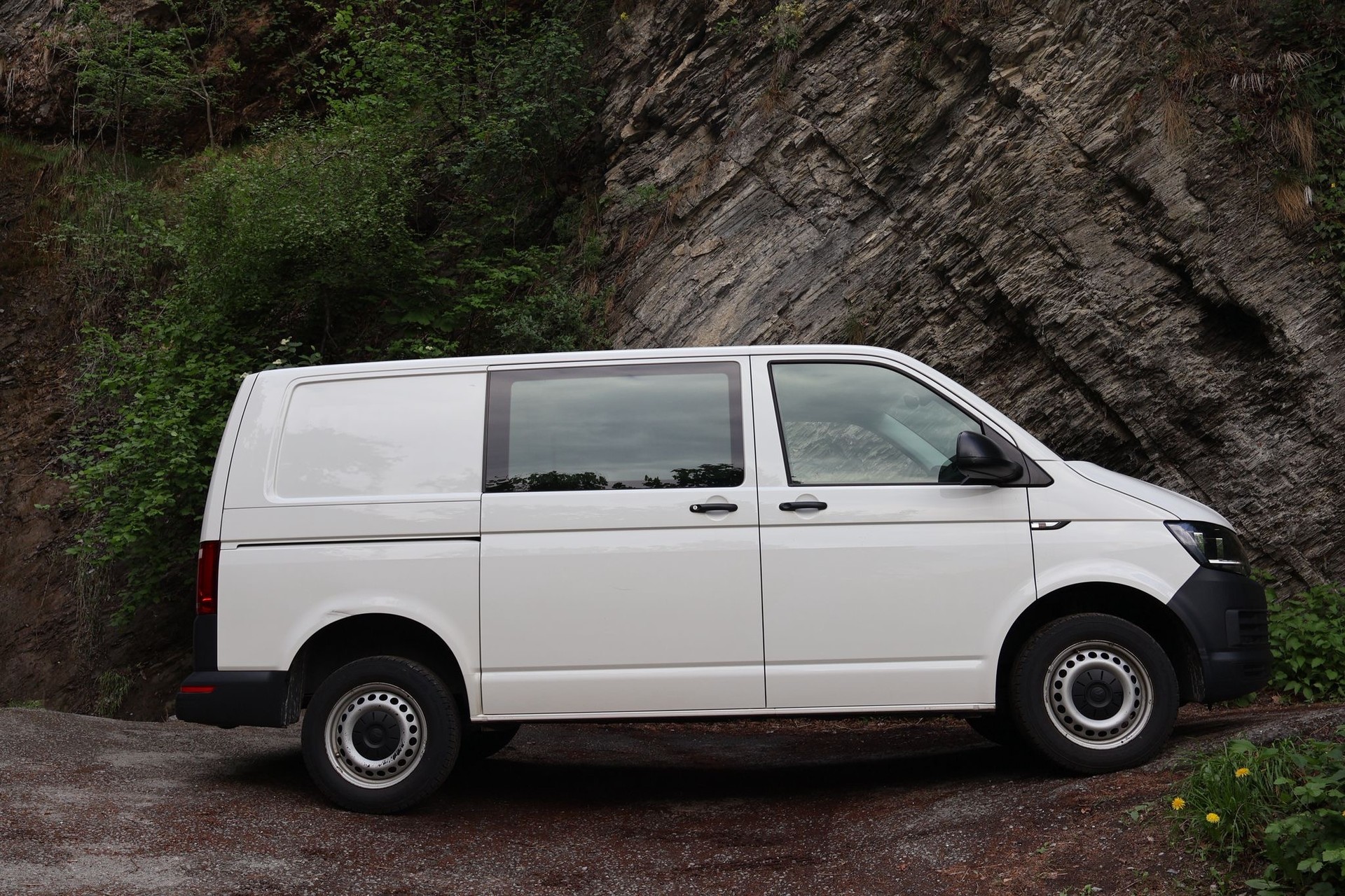 VW T6.1 2.0 TDI DSG 4 Motion-showroom-element-3