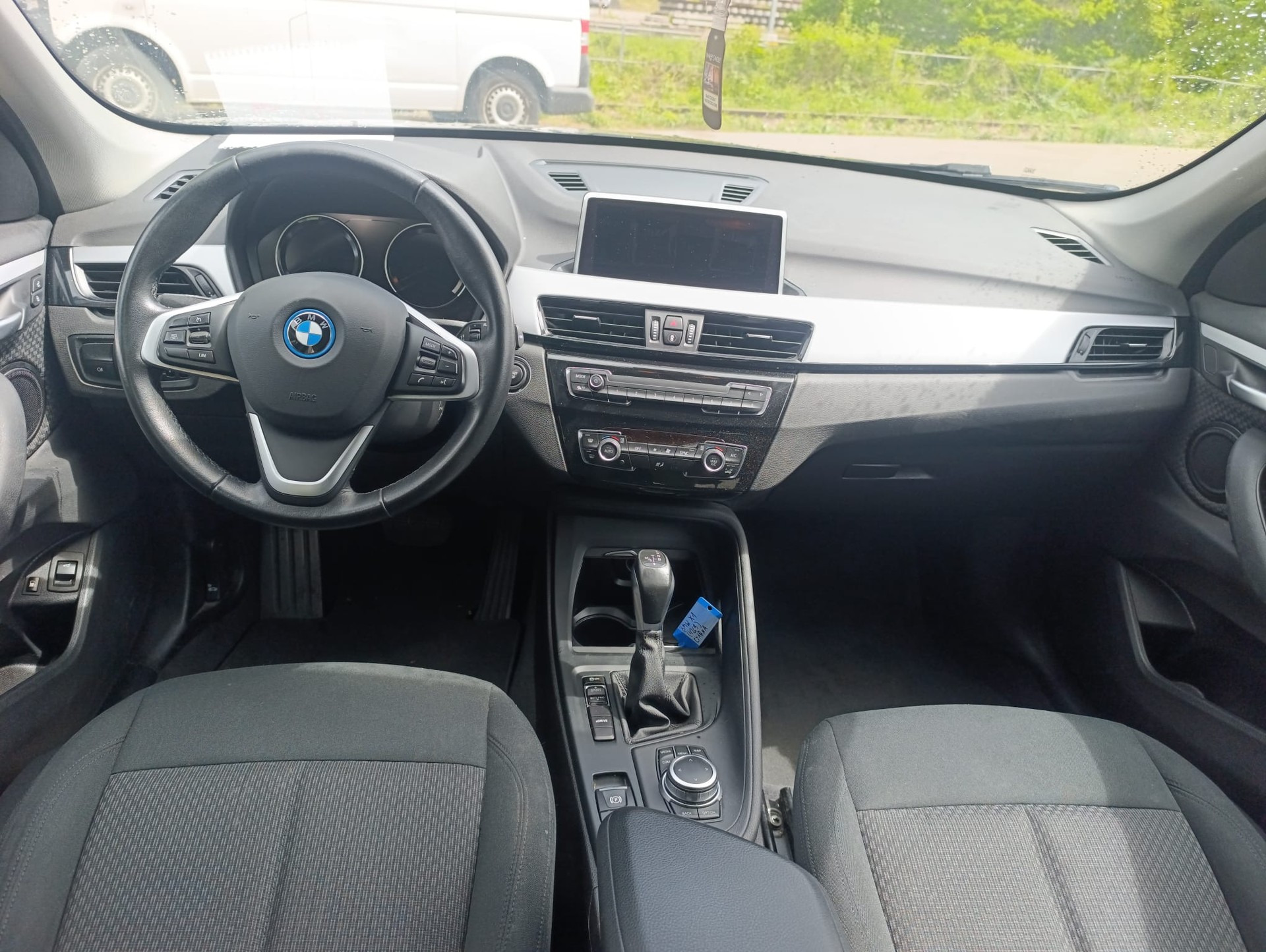 BMW X1 xDrive 25e Steptronic-image-5
