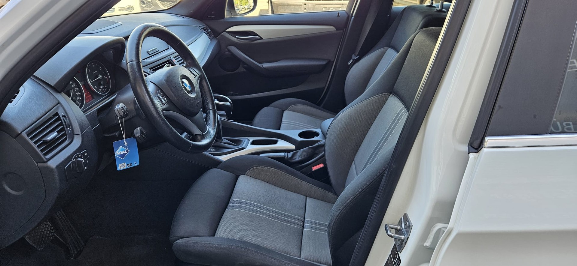 BMW X1 xDrive 23d Steptronic-image-3