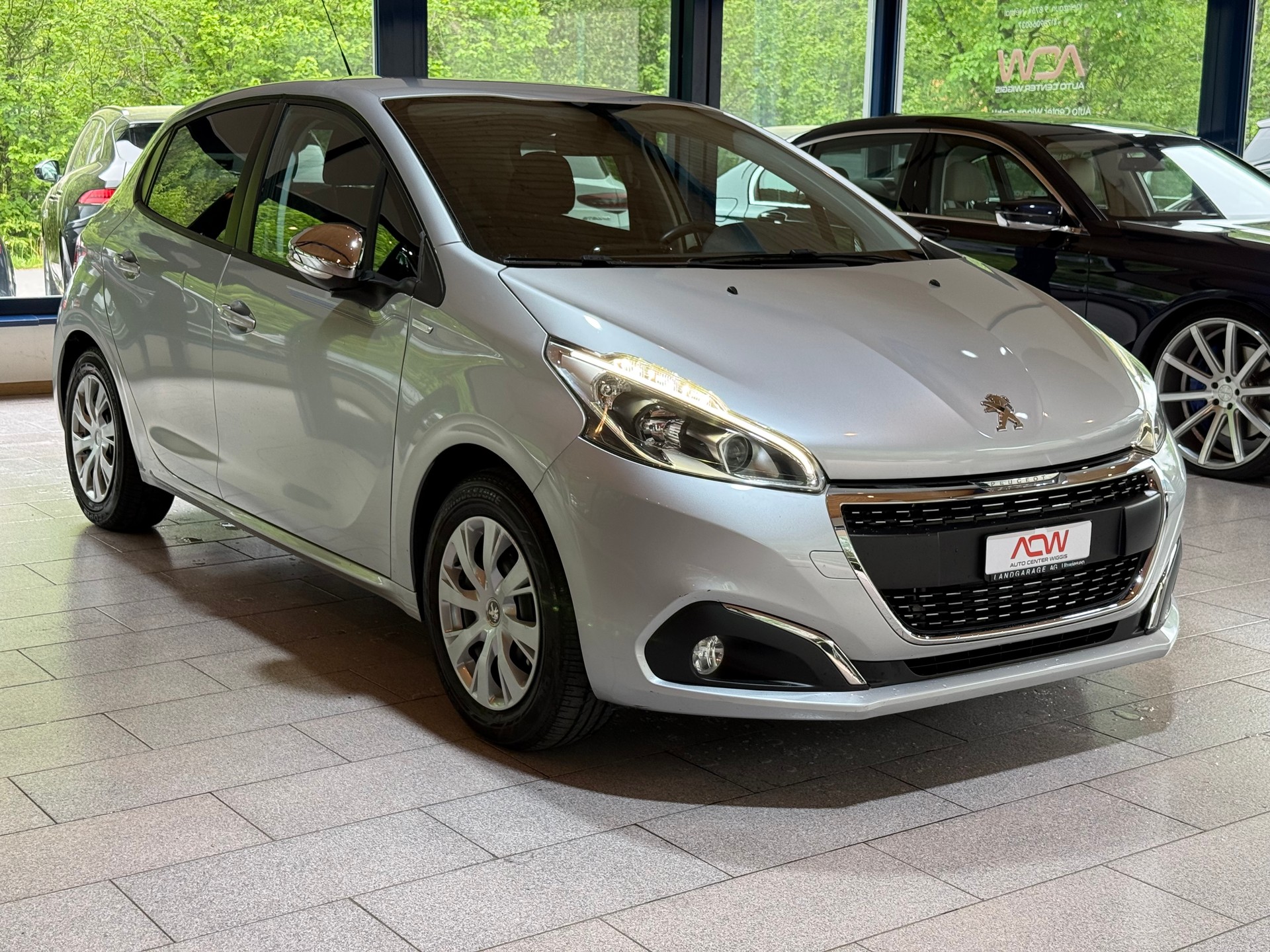PEUGEOT 208 1.2 PureTech Urban Soul-image-2