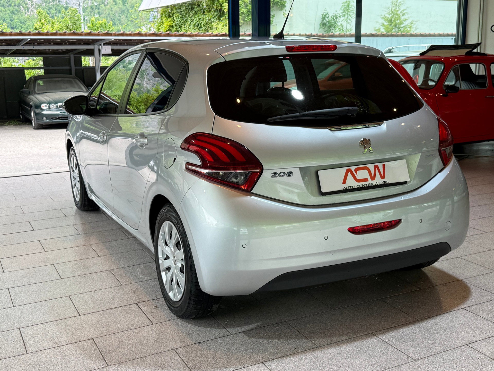 PEUGEOT 208 1.2 PureTech Urban Soul-image-5